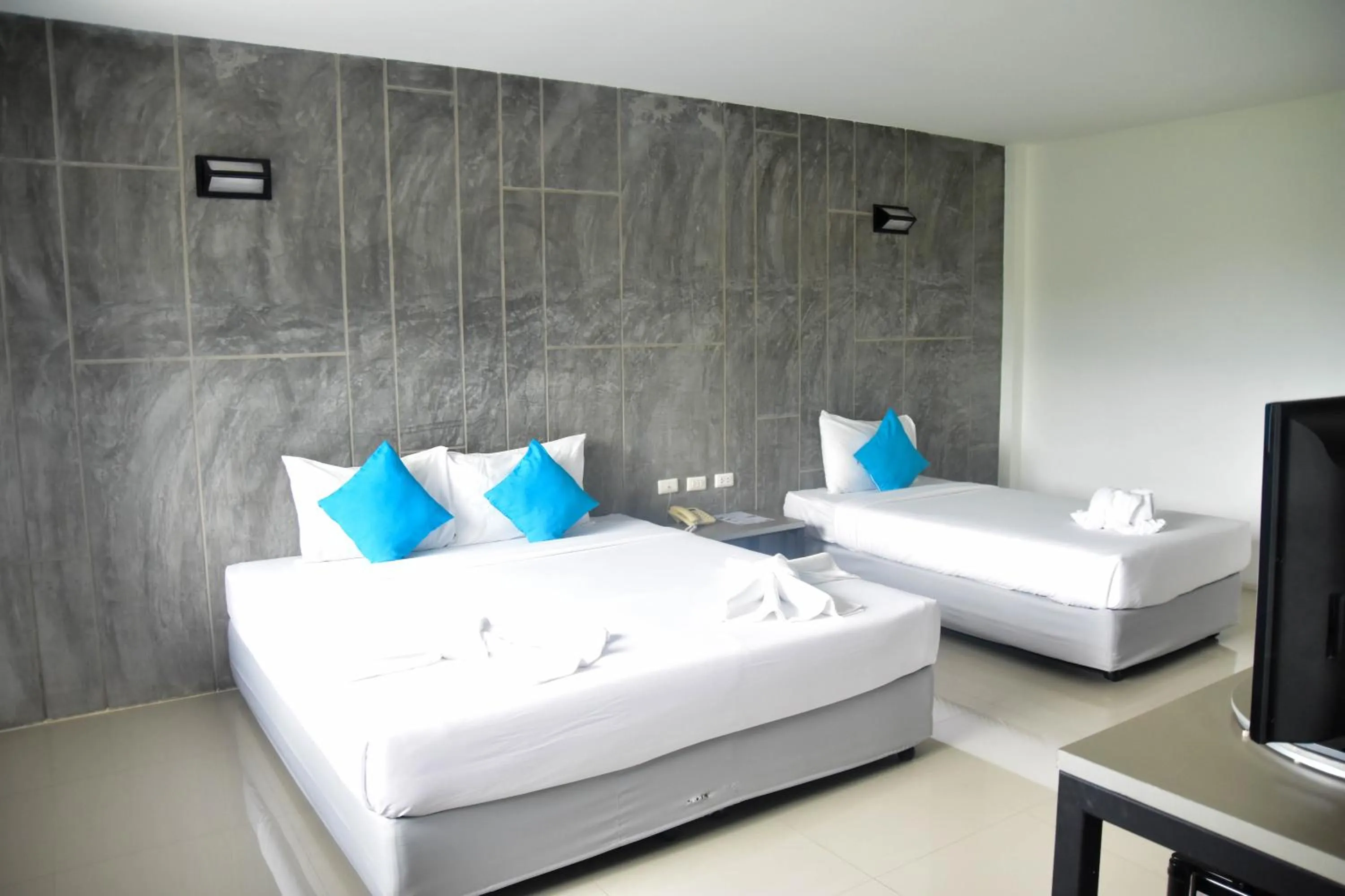 Photo of the whole room, Bed in Bun Hotel