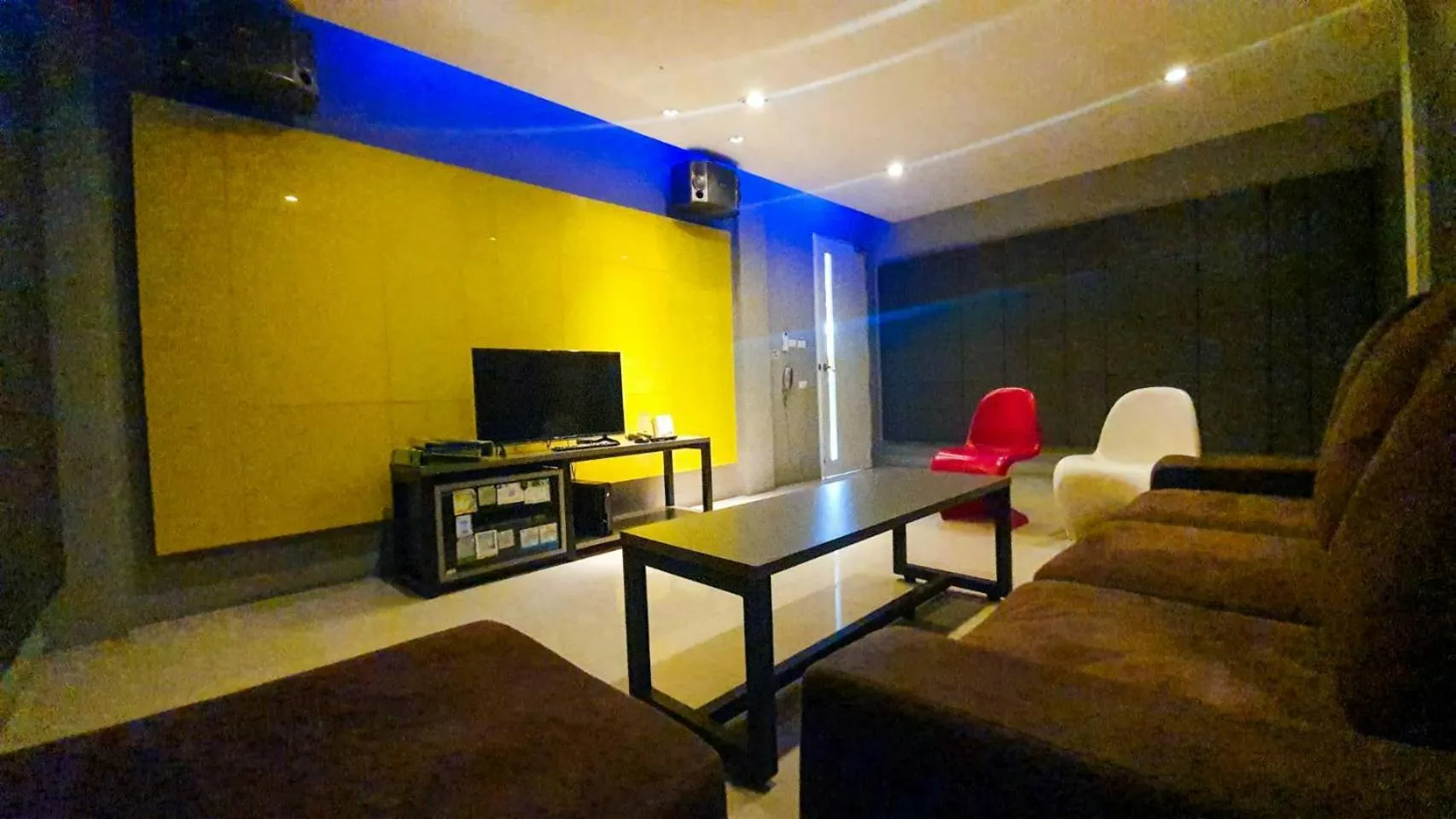 Living room in Bun Hotel