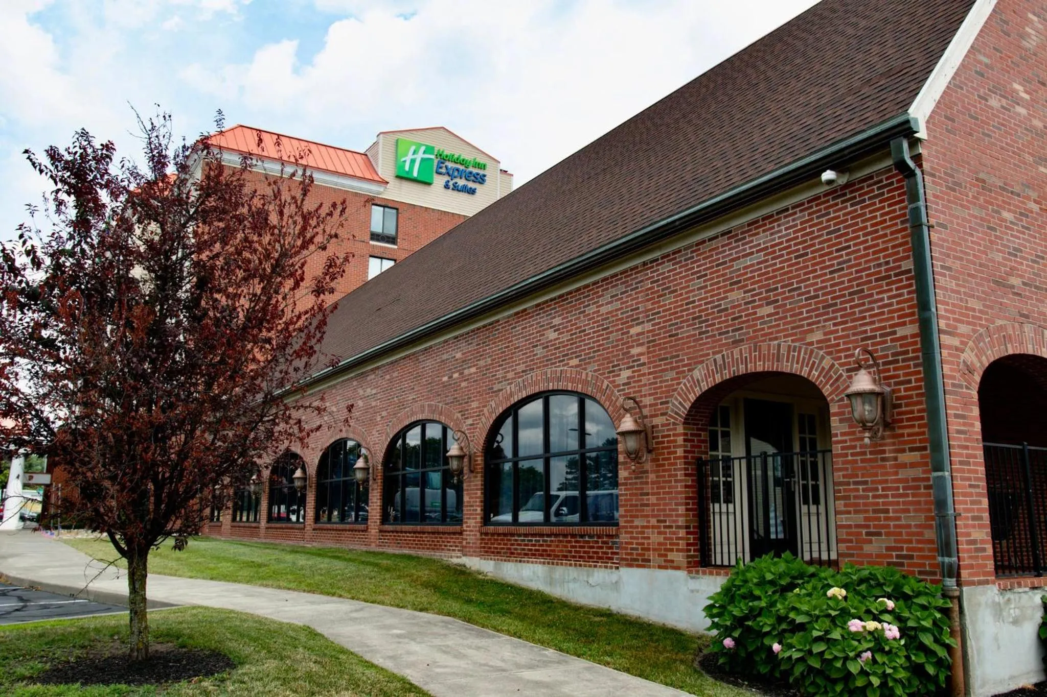 Property building in Holiday Inn Express & Suites Albany Airport Area - Latham by IHG