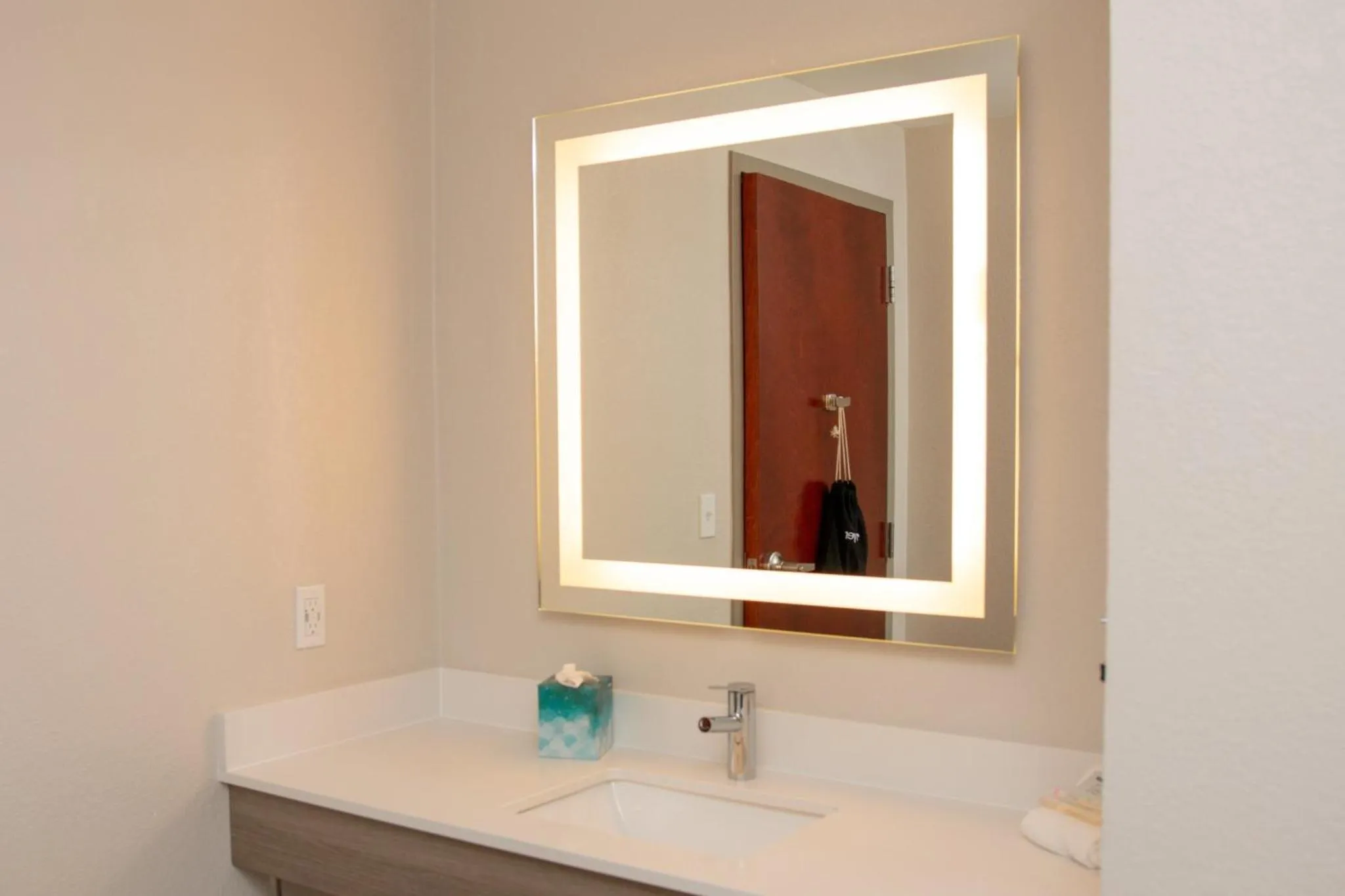 Photo of the whole room in Holiday Inn Express & Suites Albany Airport Area - Latham by IHG