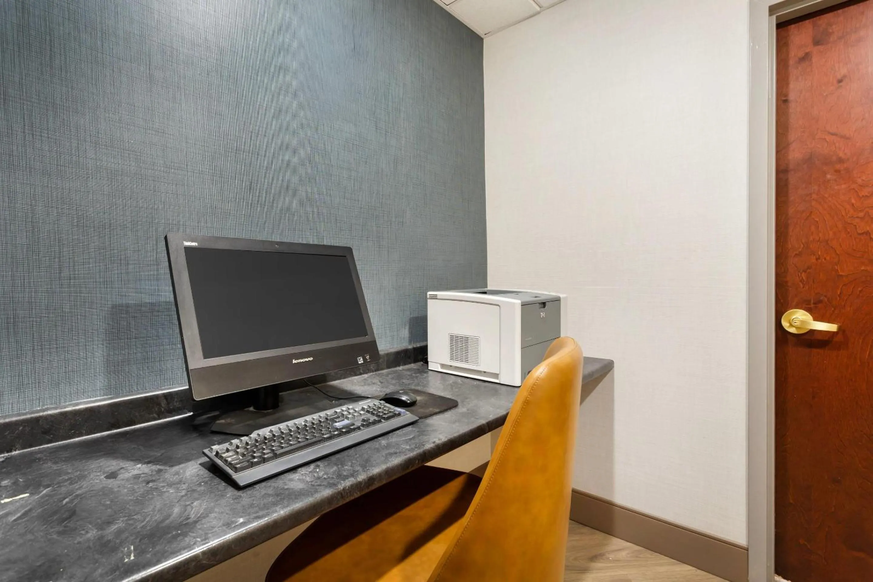 Business facilities in Comfort Suites East Brunswick - South River