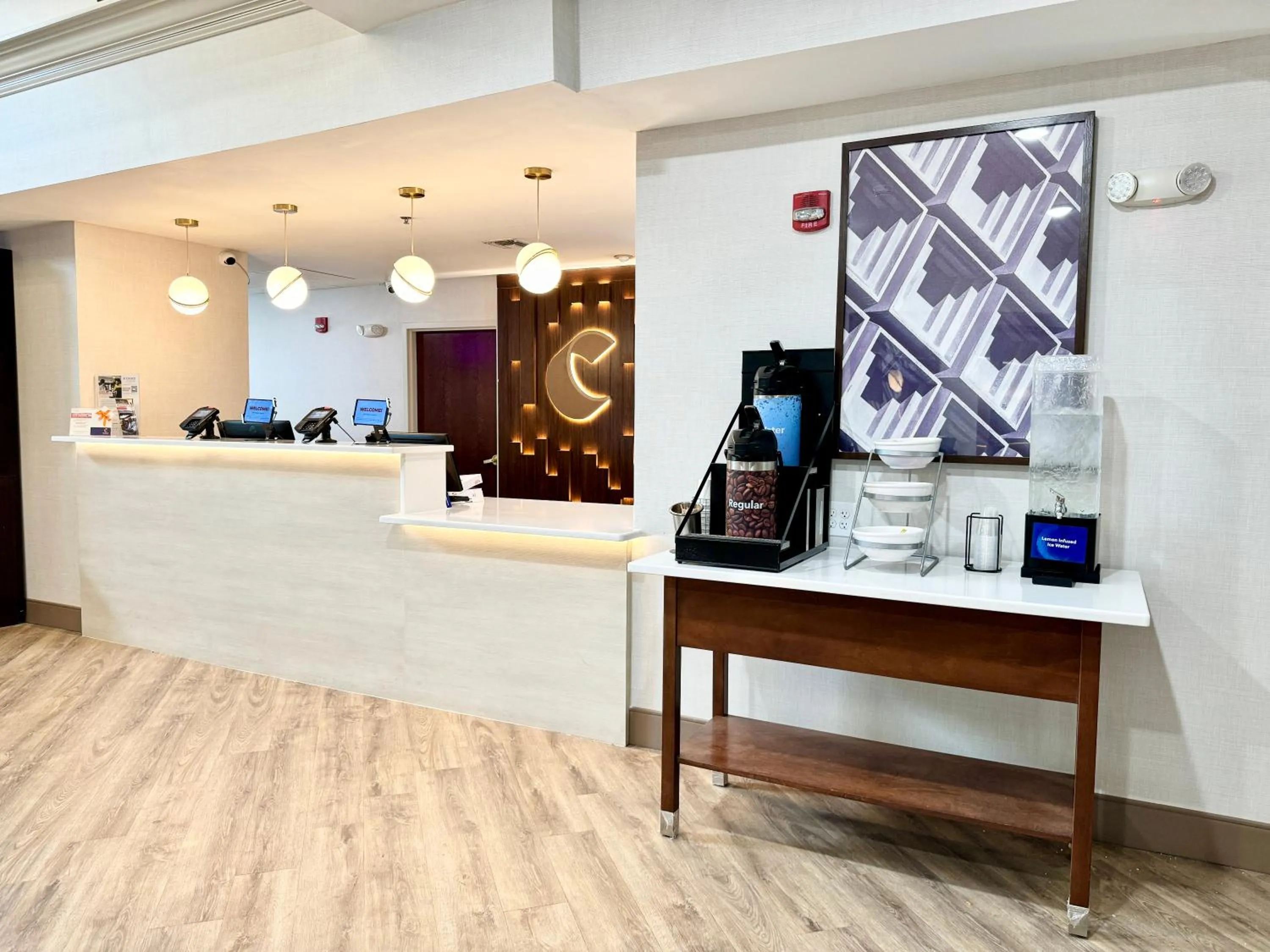 Coffee/tea facilities in Comfort Suites East Brunswick - South River