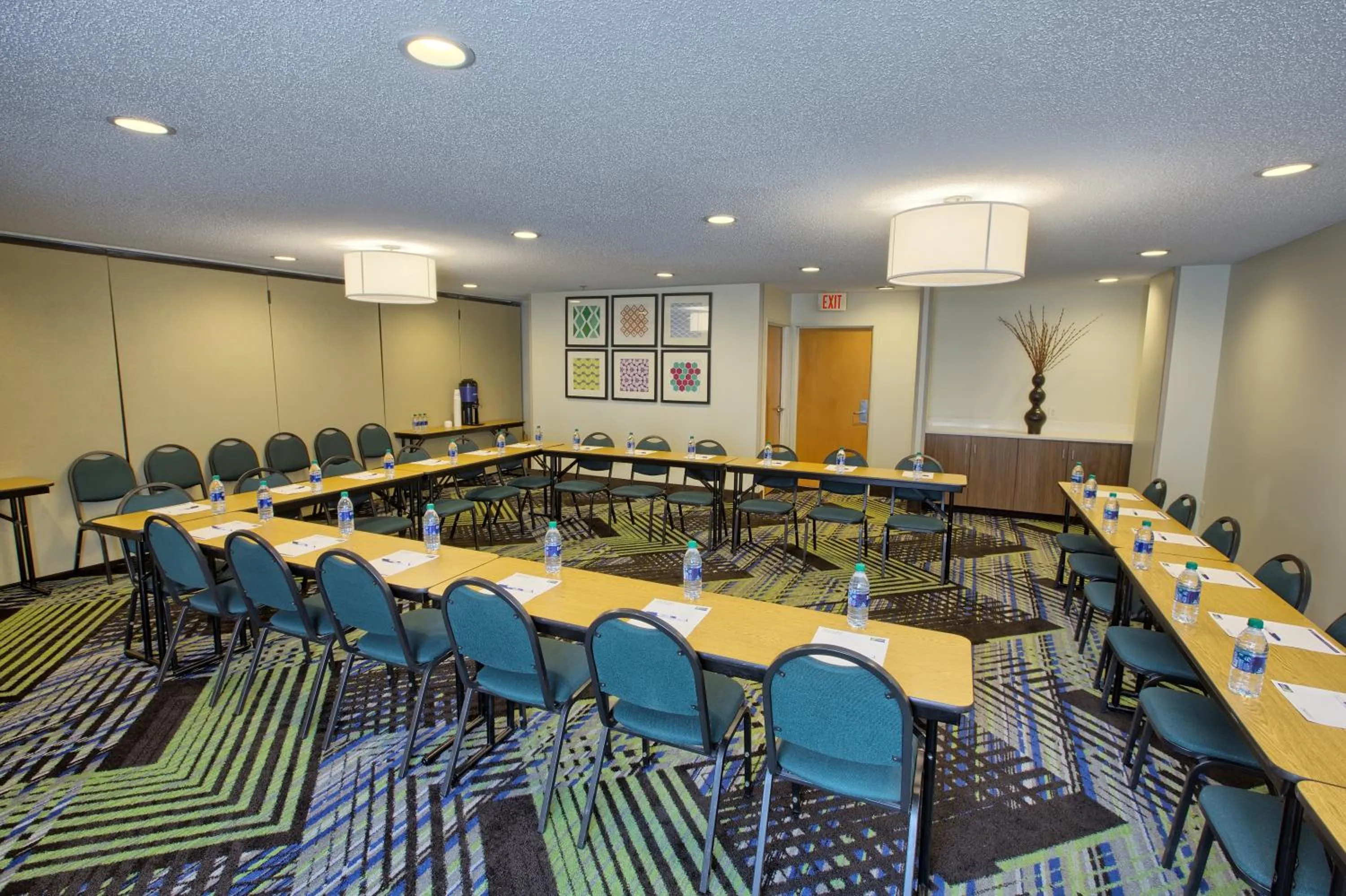 Meeting/conference room in Holiday Inn Express Hotel & Suites Wake Forest - Raleigh North by IHG