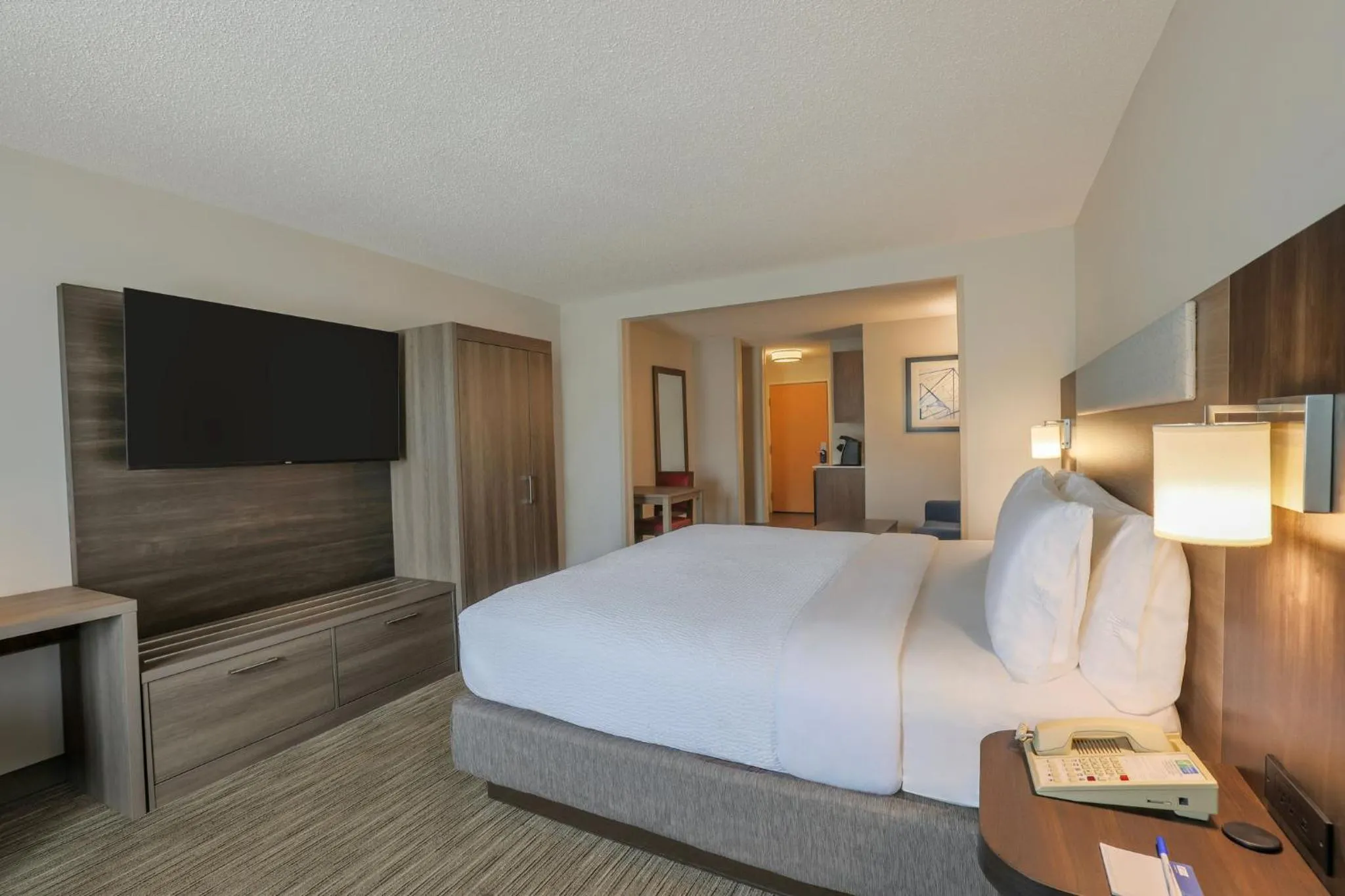 Photo of the whole room, Bed in Holiday Inn Express Hotel & Suites Wake Forest - Raleigh North by IHG
