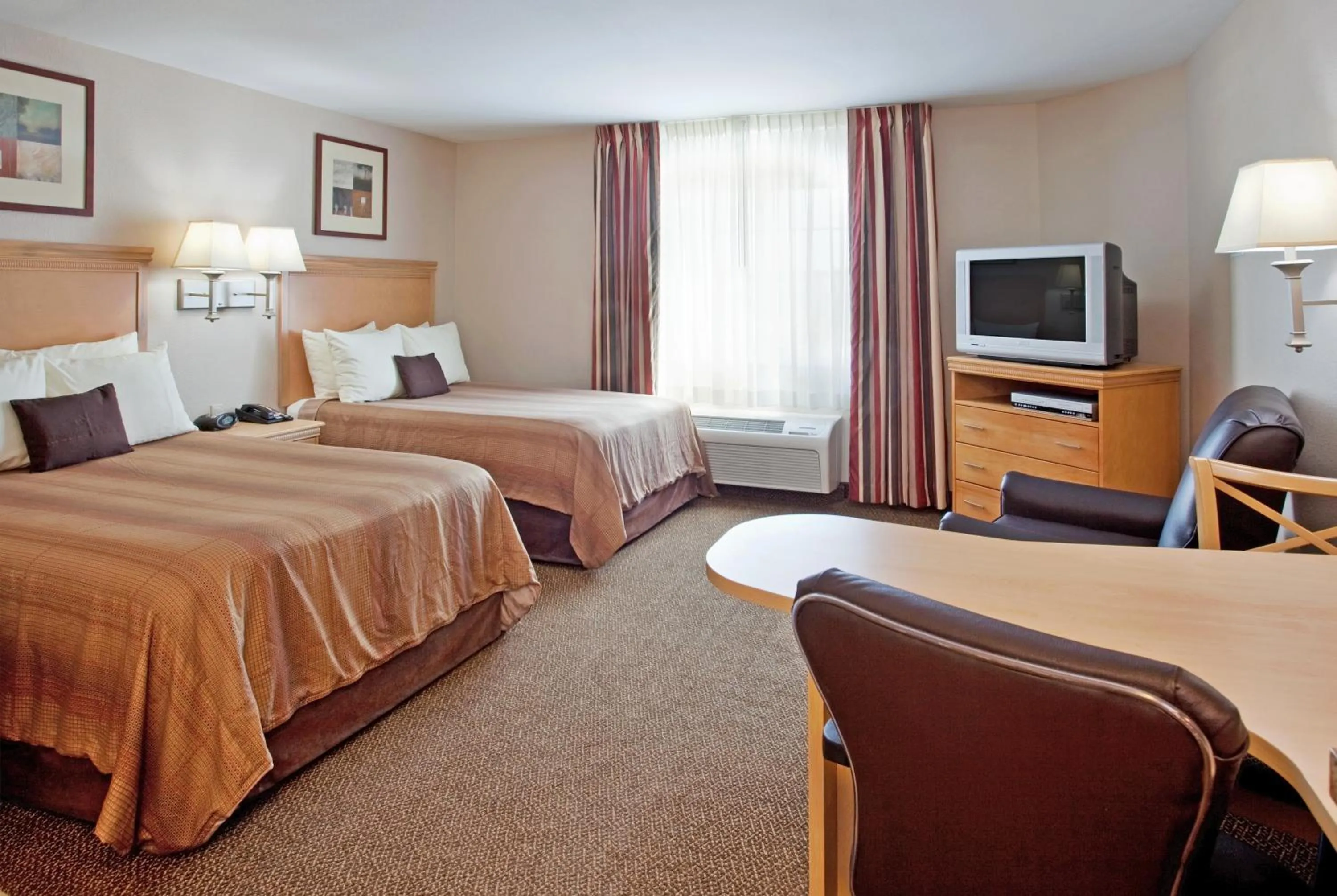 Bed in Candlewood Suites Junction City - Ft. Riley by IHG