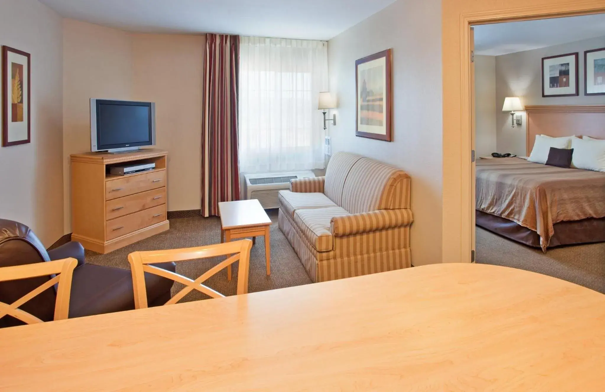 Queen Studio - Disability Access Tub in Candlewood Suites Junction City - Ft. Riley by IHG Queen Studio - Disability Access Tub in Candlewood Suites Junction City - Ft. Riley by IHG