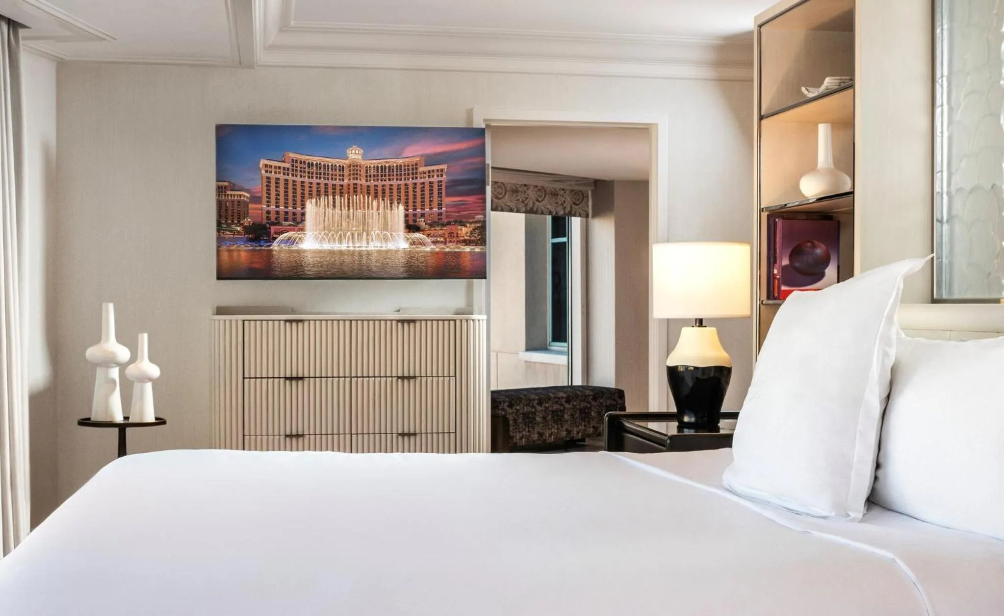 Photo of the whole room, Bed in Bellagio