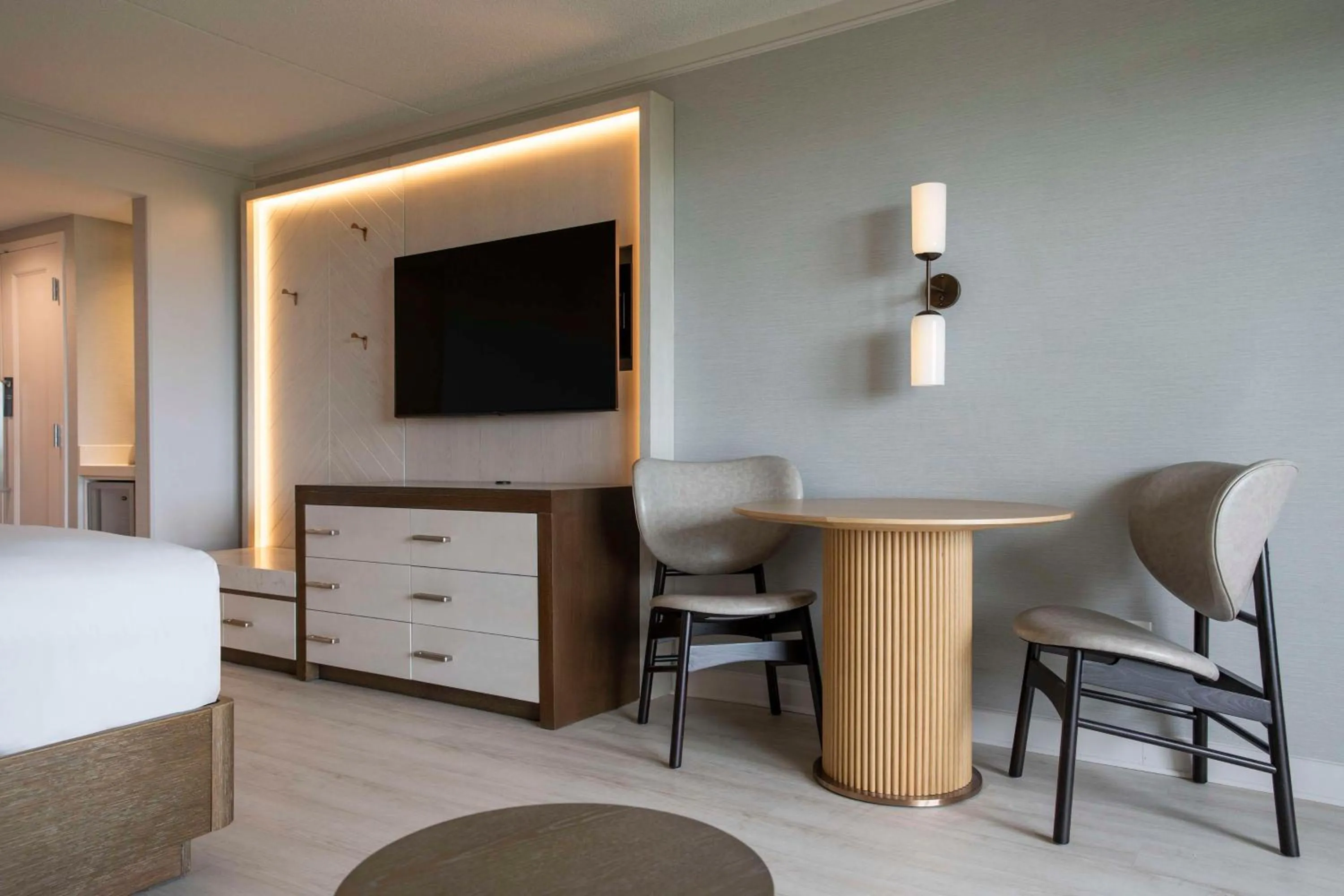 Bedroom, Bed in Sonesta Resort Hilton Head Island