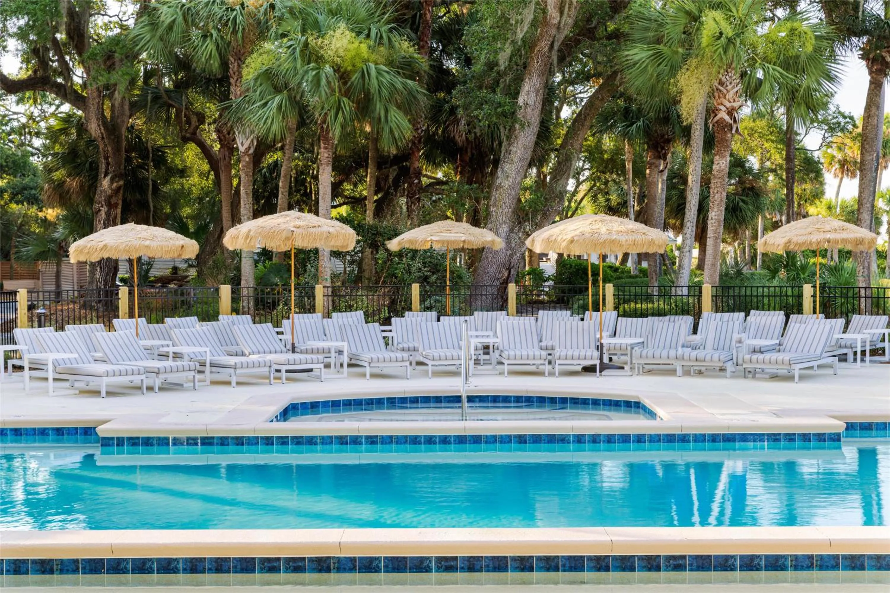Pool view in Sonesta Resort Hilton Head Island