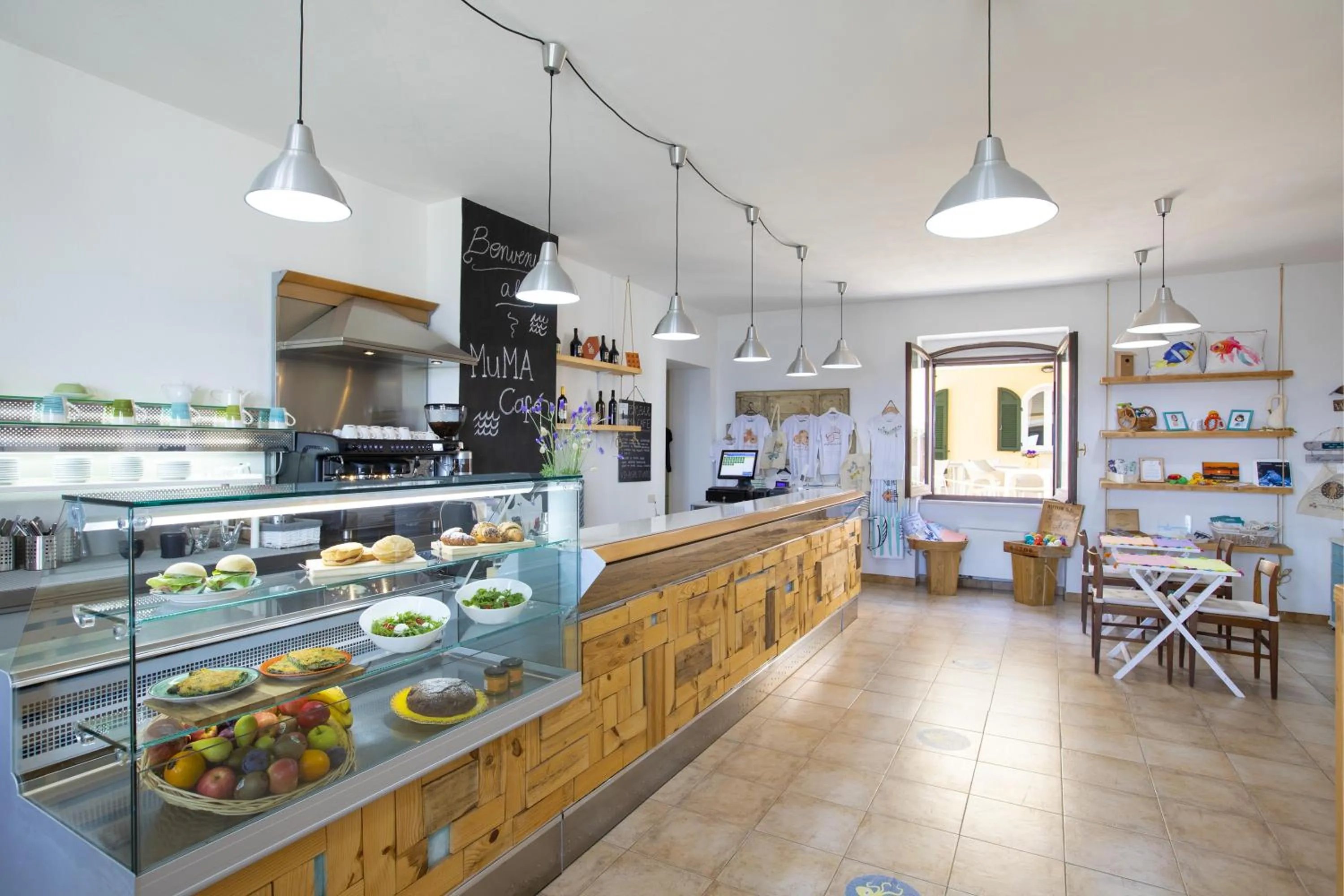 Lounge or bar in MuMA Hostel