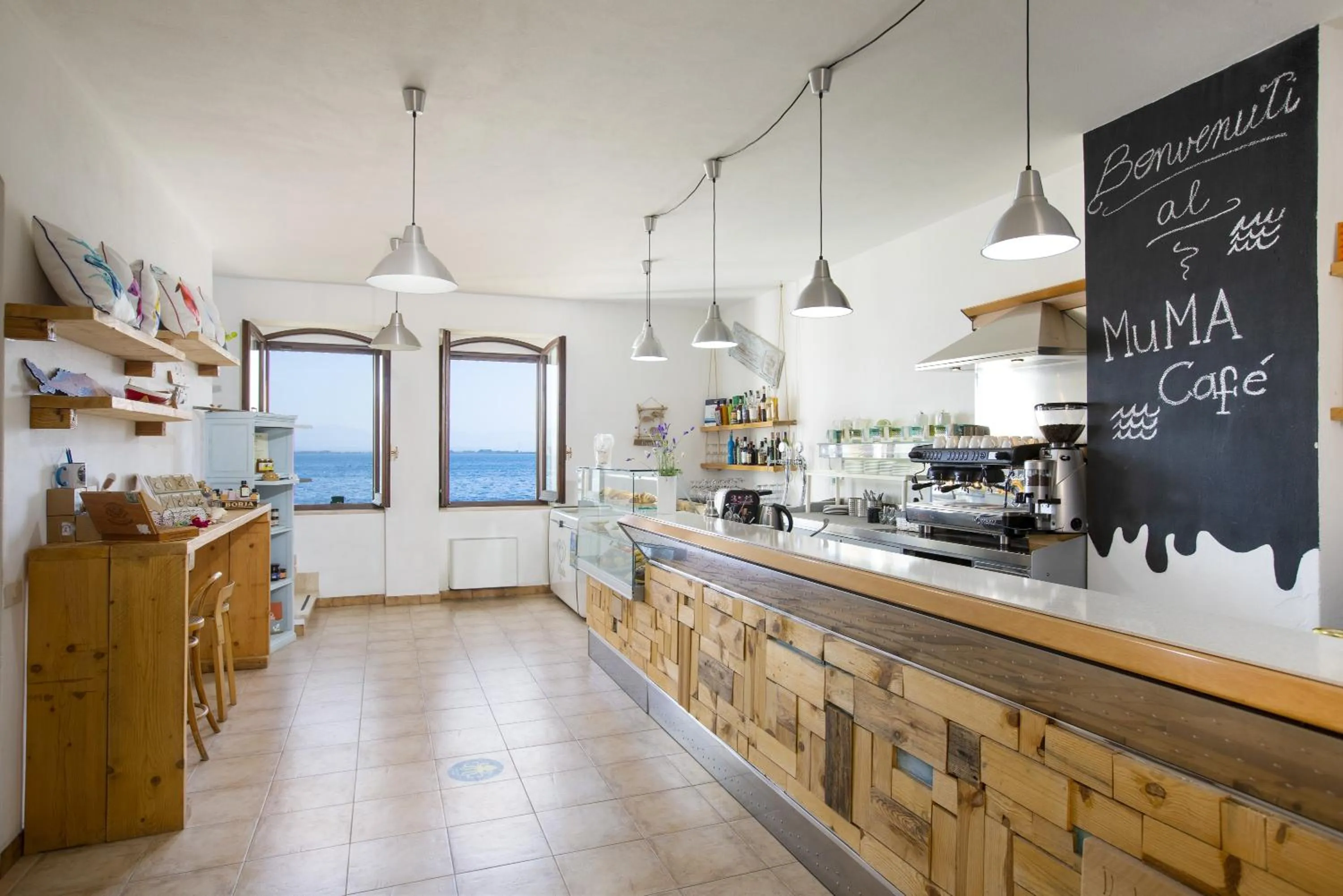 Lounge or bar in MuMA Hostel