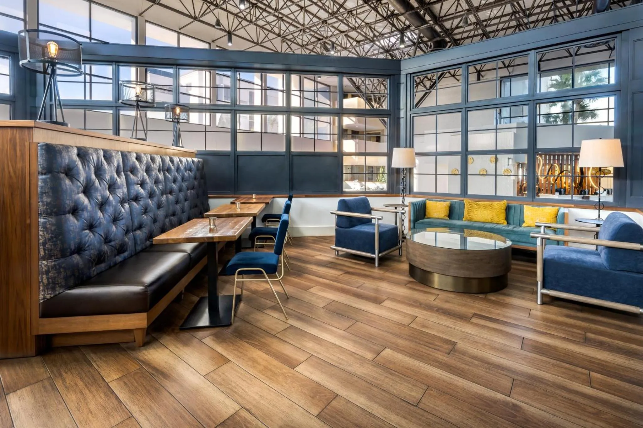 Restaurant/places to eat in Crowne Plaza Jacksonville Airport I-95N by IHG