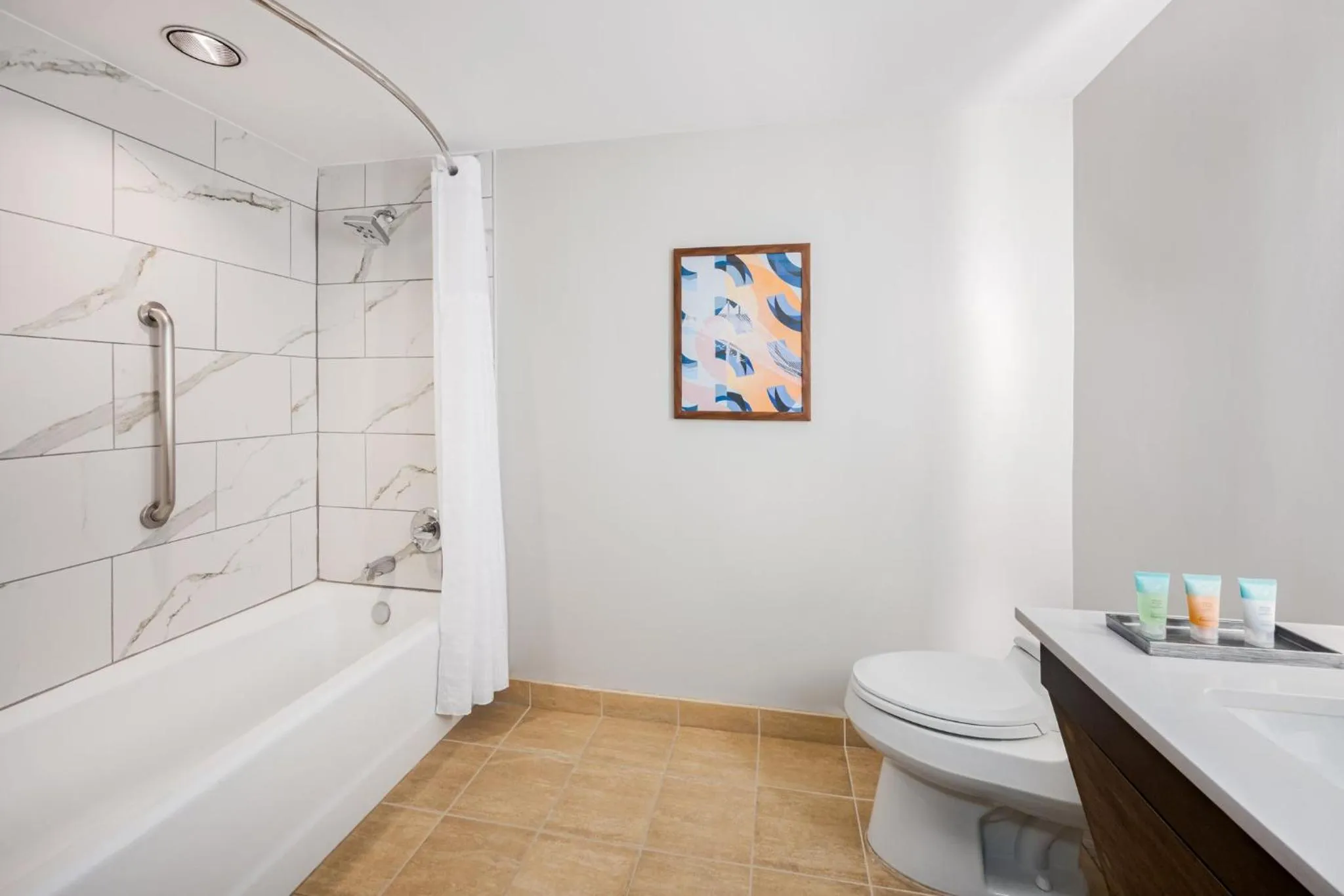 Bathroom in Crowne Plaza Jacksonville Airport I-95N by IHG