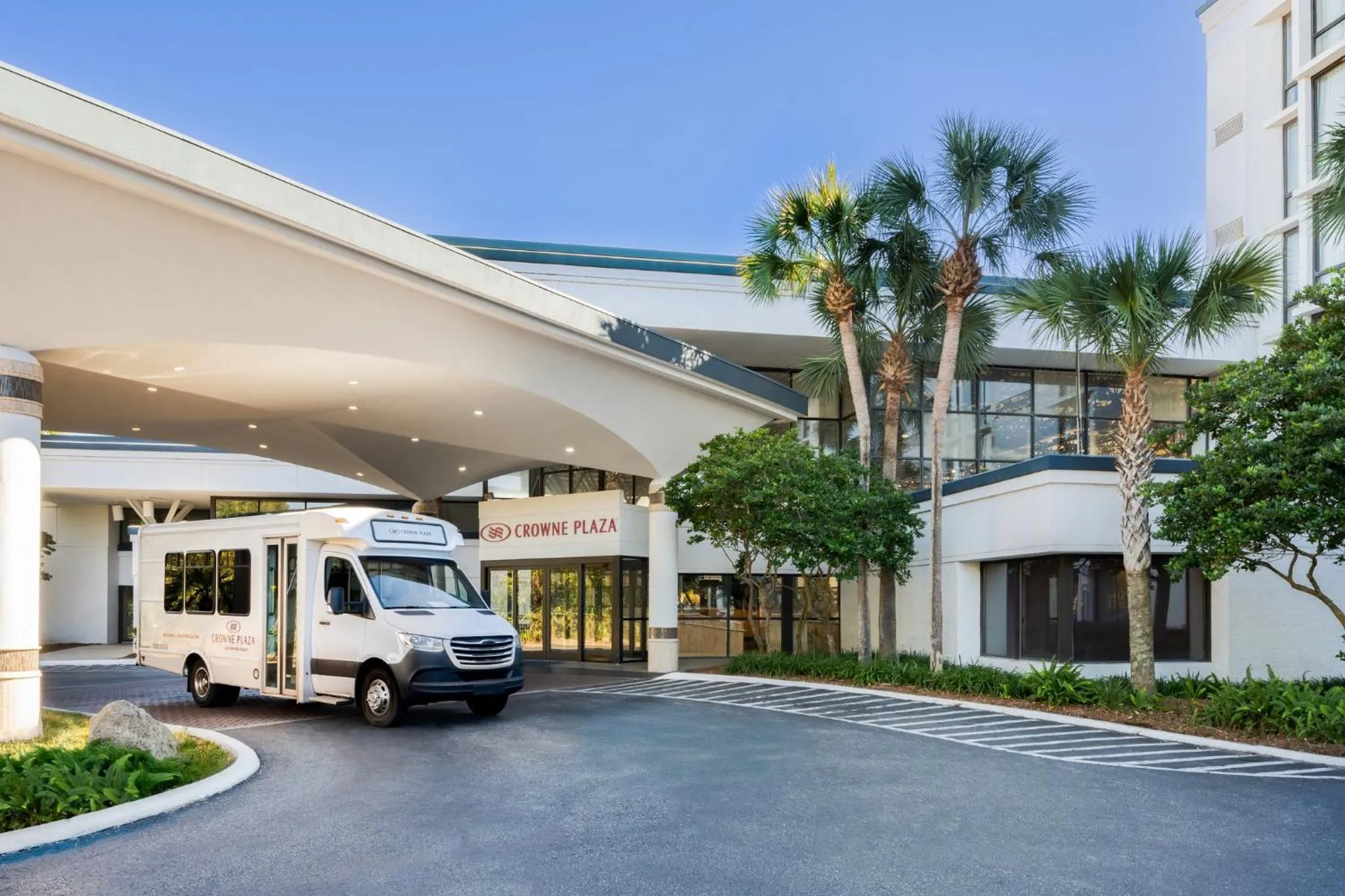 Property building in Crowne Plaza Jacksonville Airport I-95N by IHG
