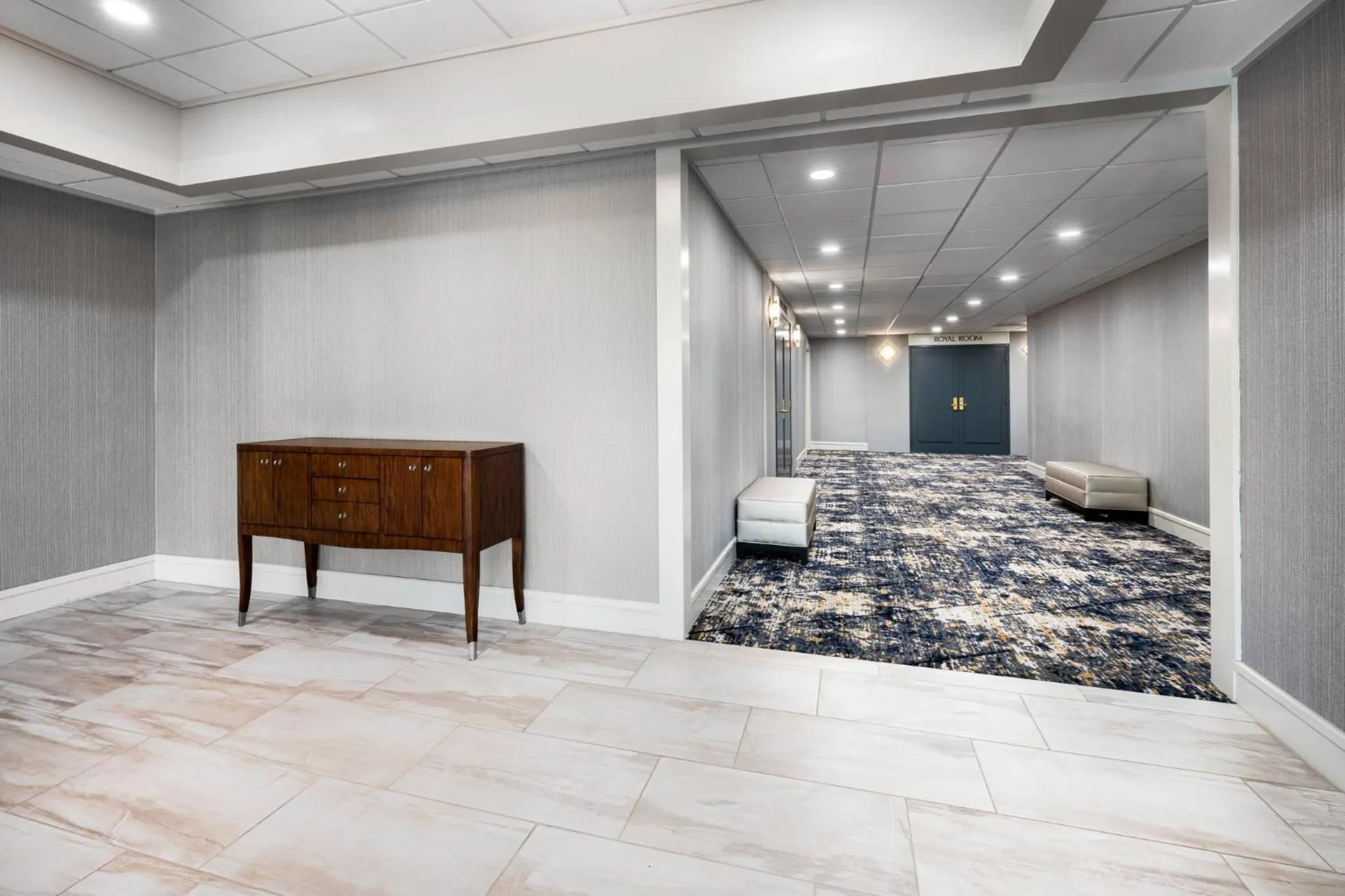 Meeting/conference room, Bed in Crowne Plaza Jacksonville Airport I-95N by IHG