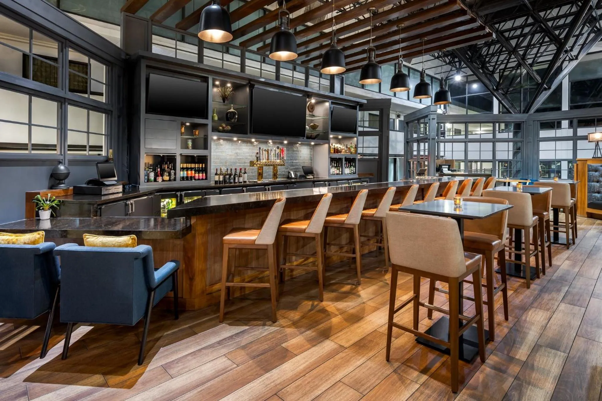 Restaurant/places to eat in Crowne Plaza Jacksonville Airport I-95N by IHG