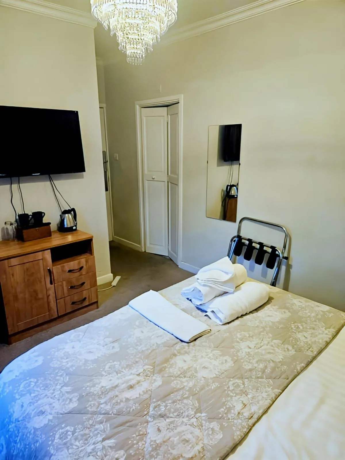 Bedroom, Bed in The Coach House