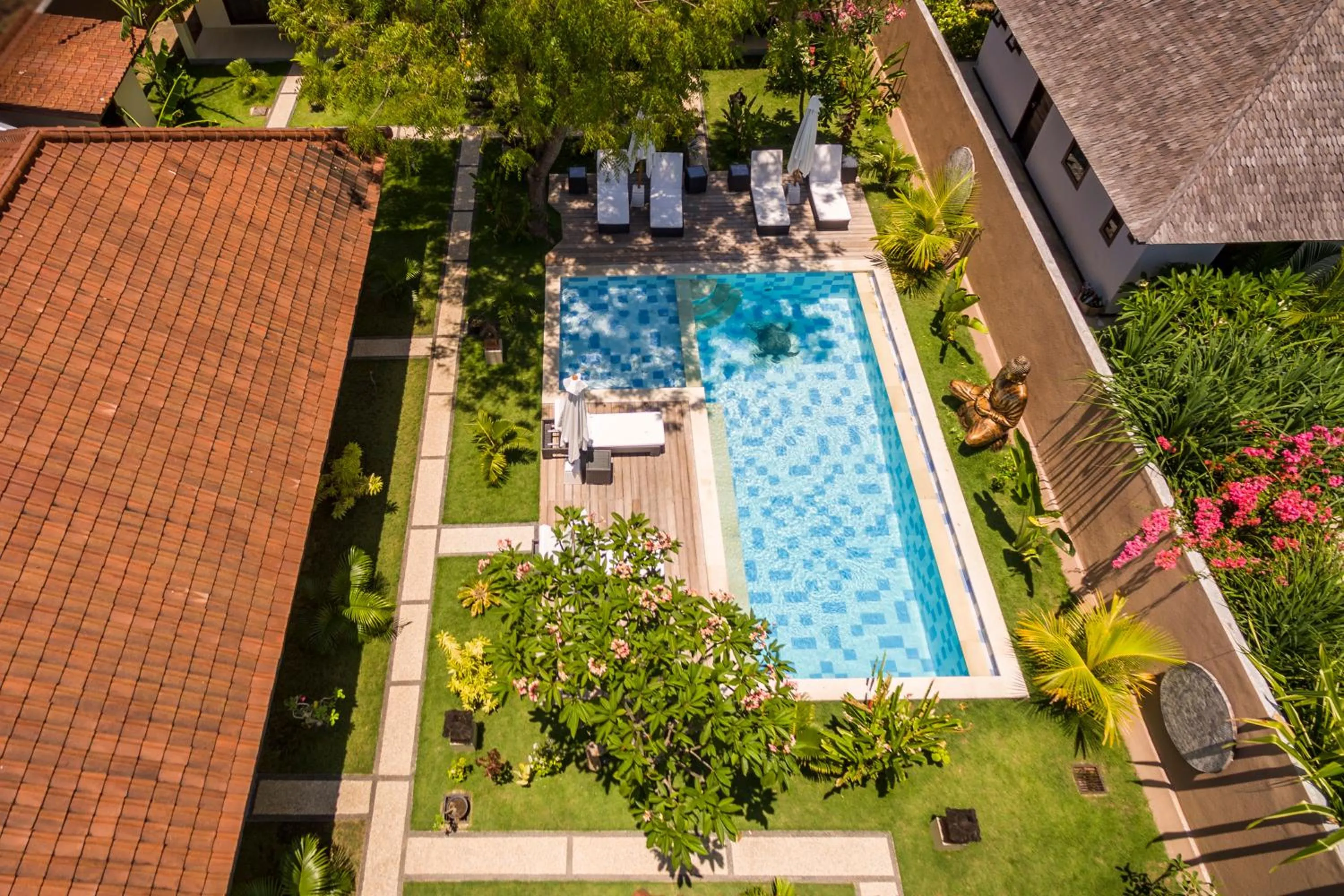 Property building in Mimpi Nyata by Phocéa