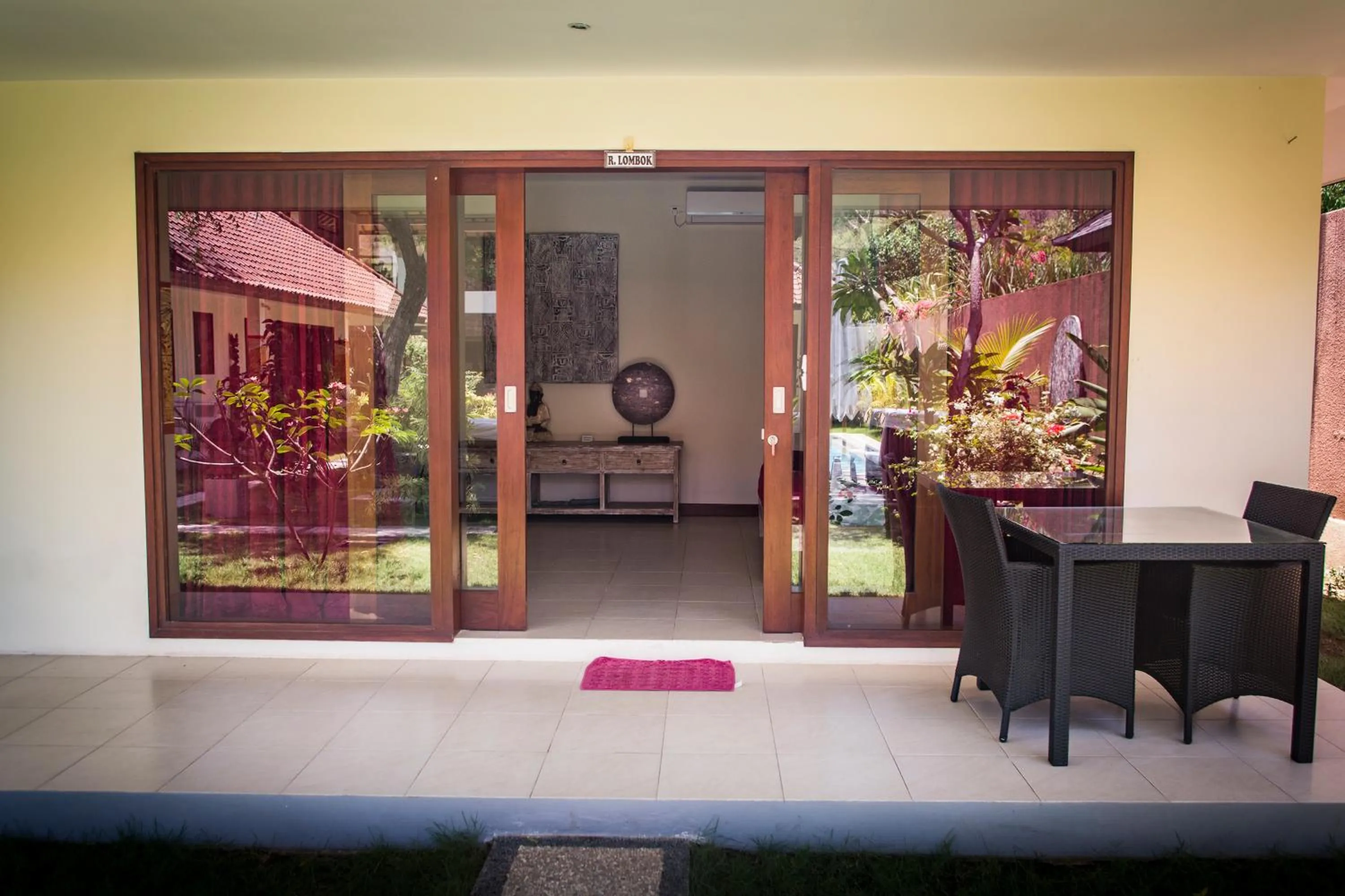 Balcony/Terrace in Mimpi Nyata by Phocéa