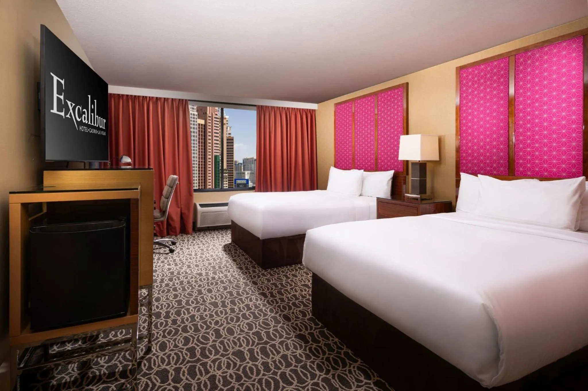 Photo of the whole room, Bed in Excalibur