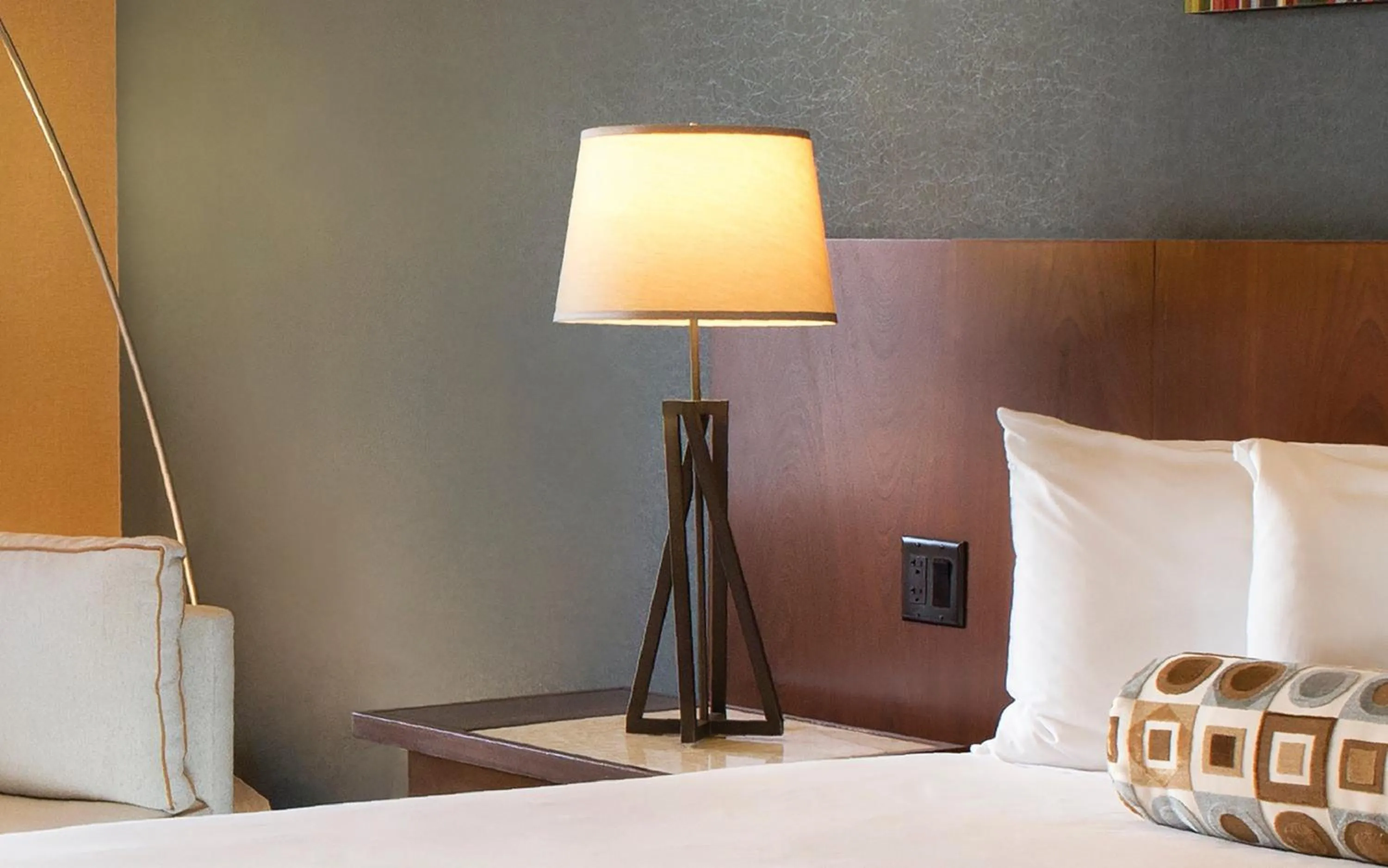 Photo of the whole room, Bed in Excalibur