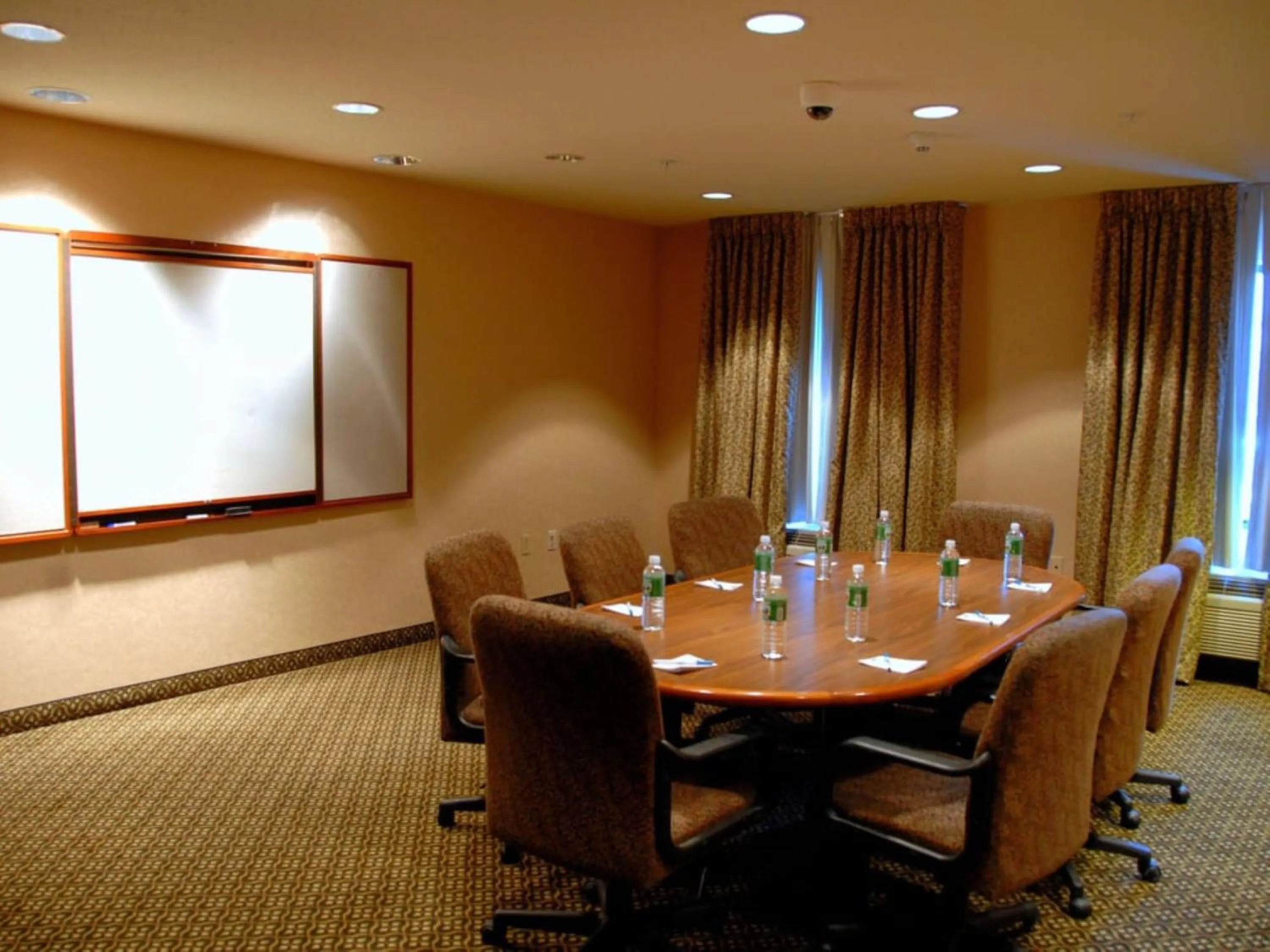 Meeting/conference room in Staybridge Suites Allentown Airport Lehigh Valley by IHG