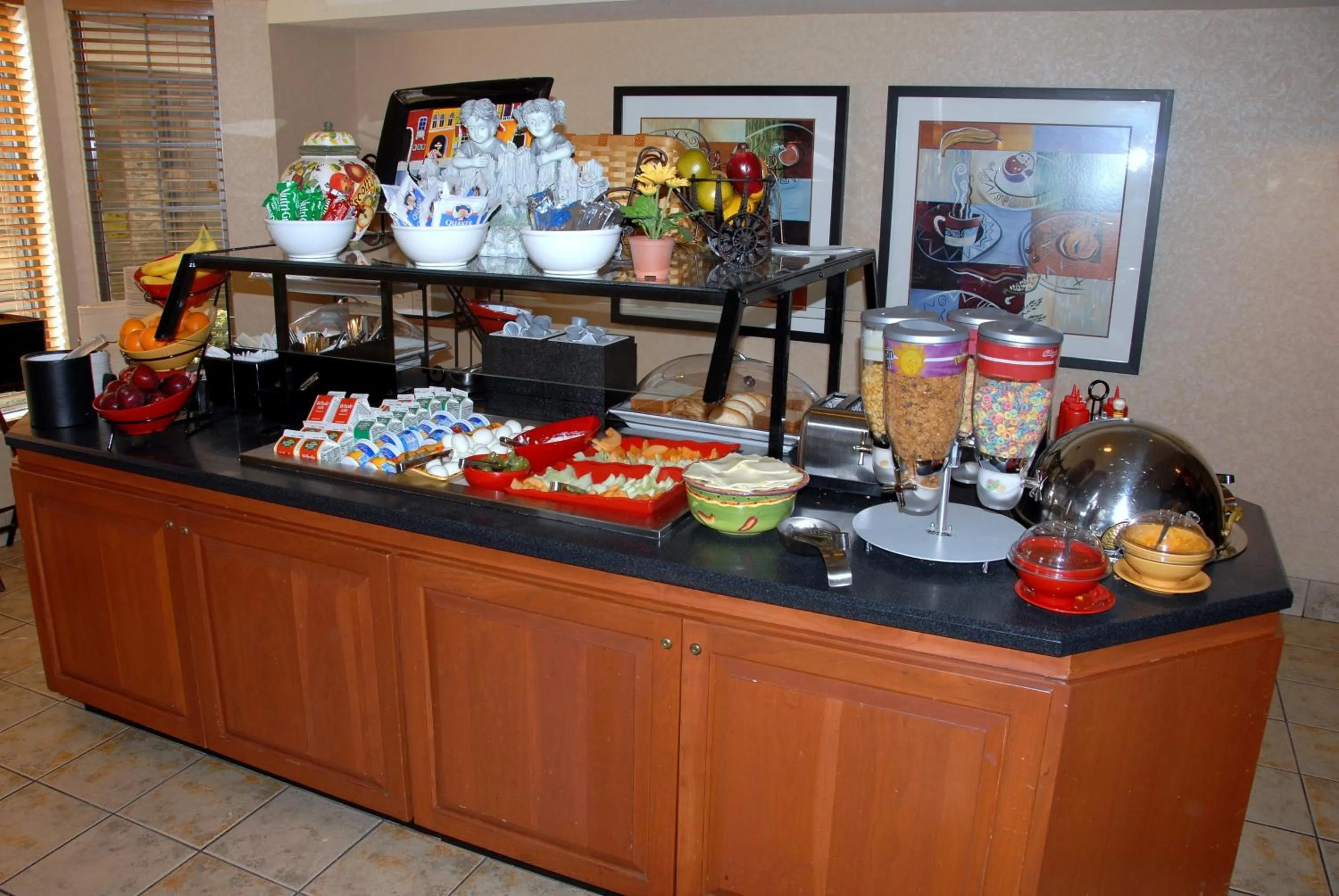 Breakfast in Staybridge Suites Allentown Airport Lehigh Valley by IHG