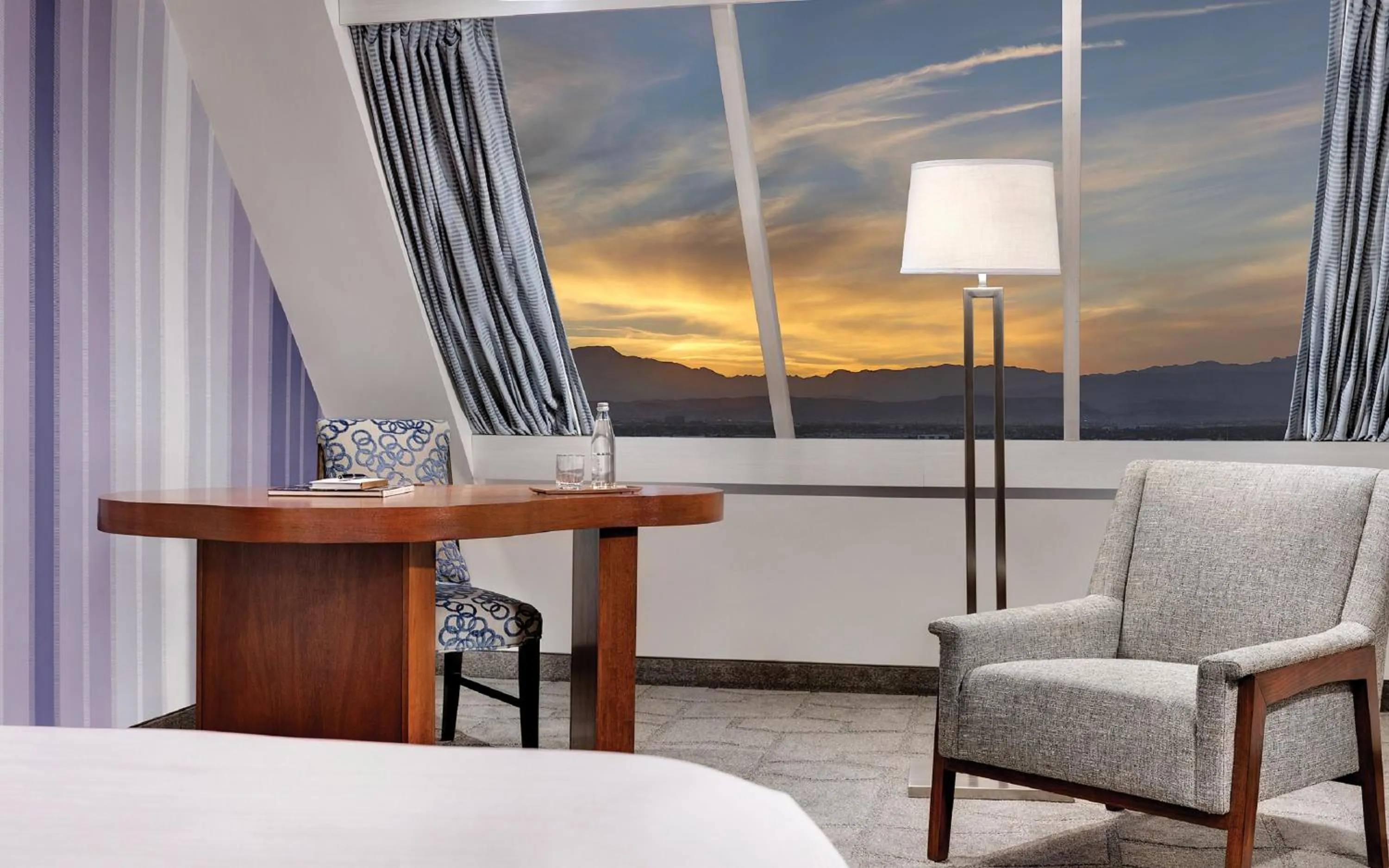 Photo of the whole room, Bed in Luxor