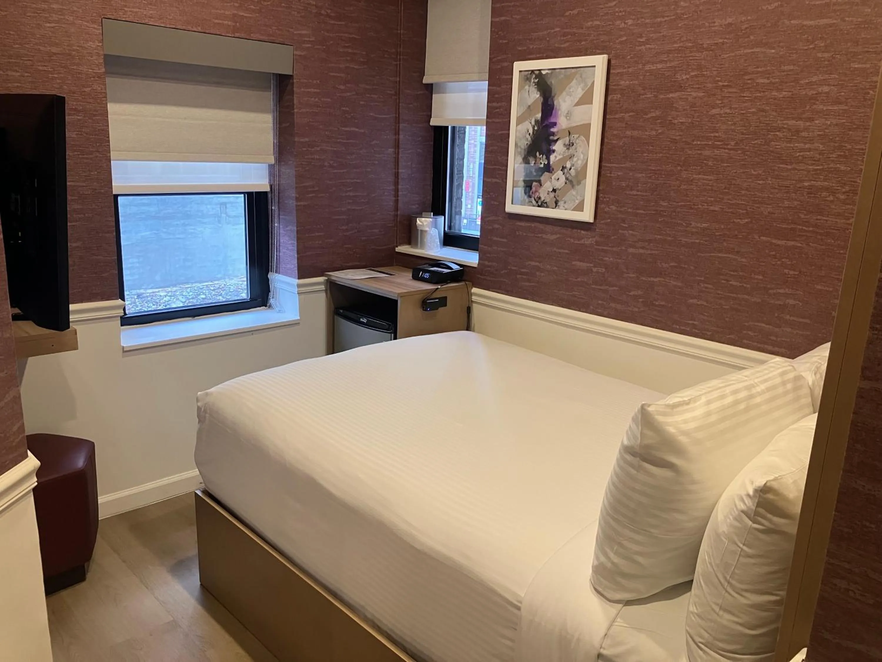 Bed in The Mayfair Hotel Times Square, Ascend Hotel Collection