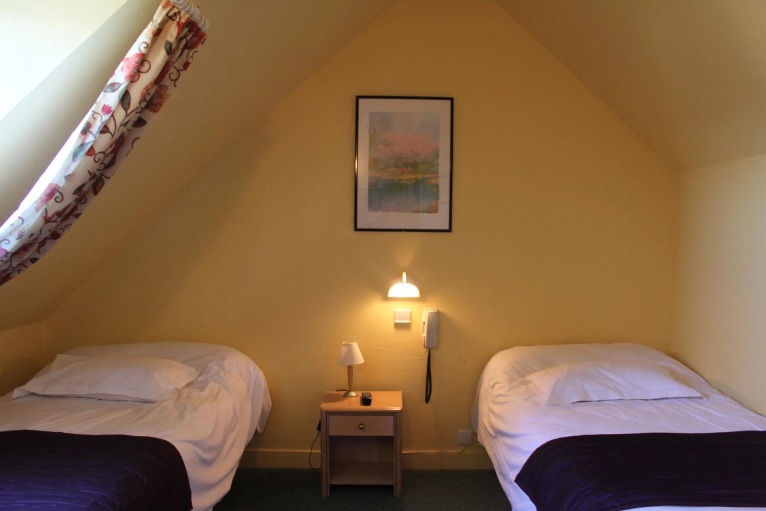 Bed in Hotel Des Bains