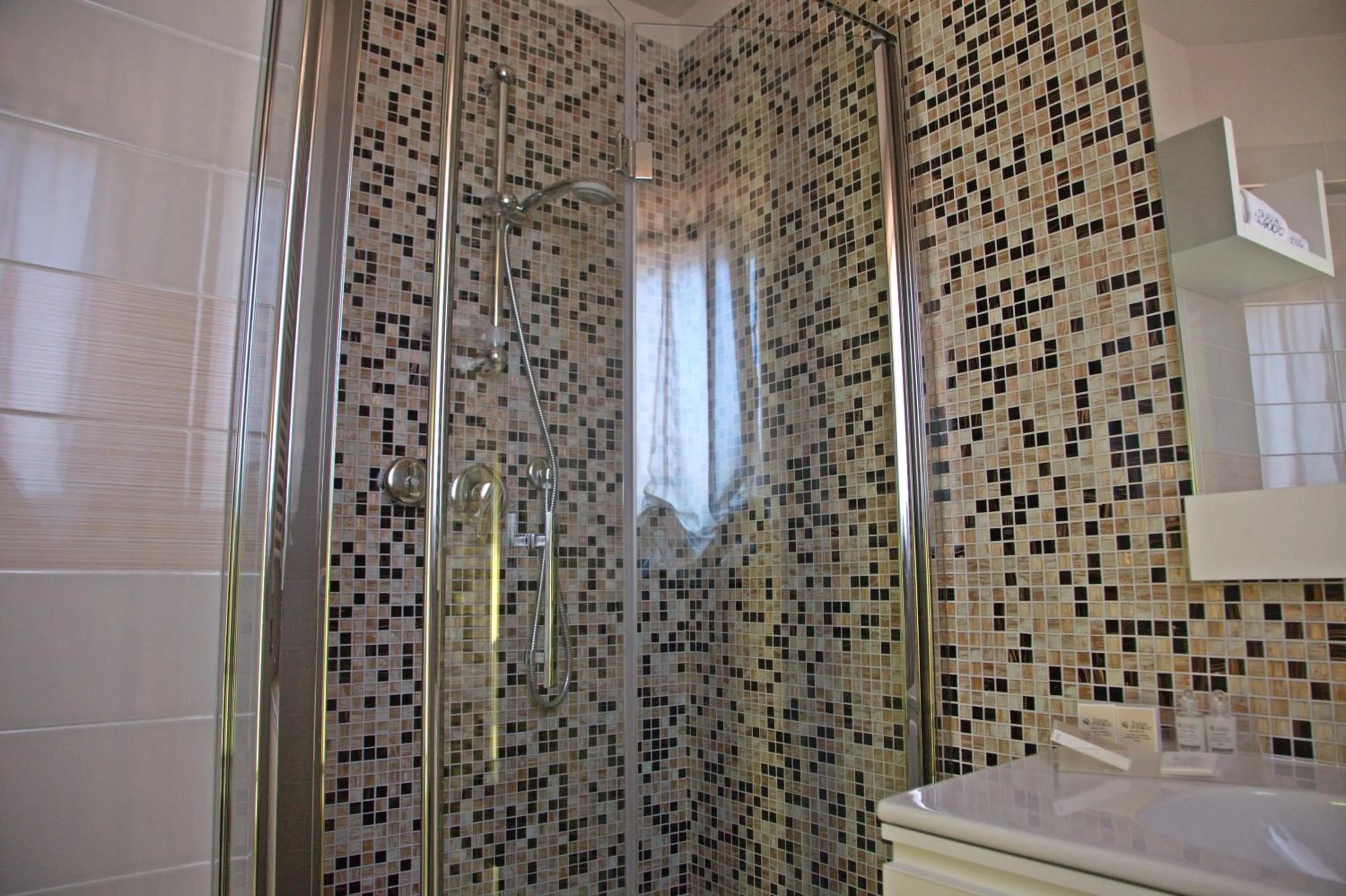 Bathroom in Foglie D' Acqua