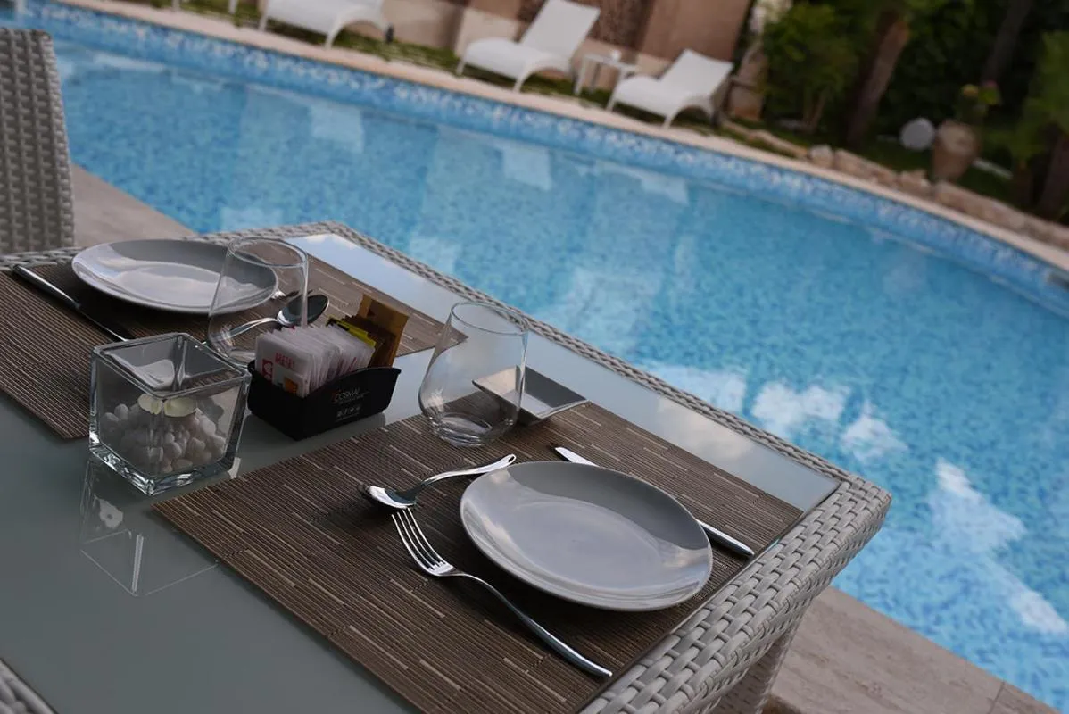 Restaurant/places to eat in Foglie D' Acqua