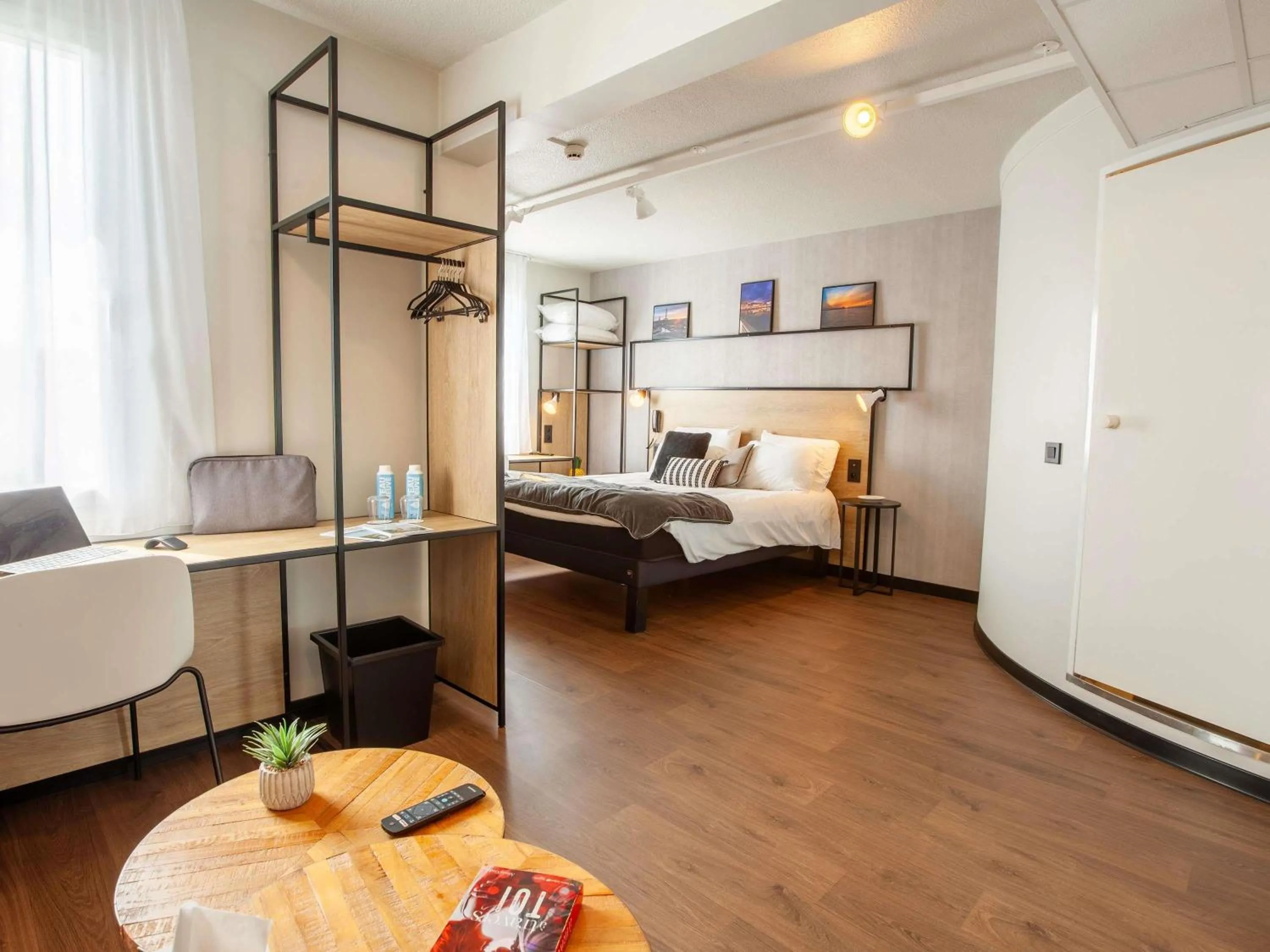 Bedroom, Bed in ibis Cherbourg La Glacerie