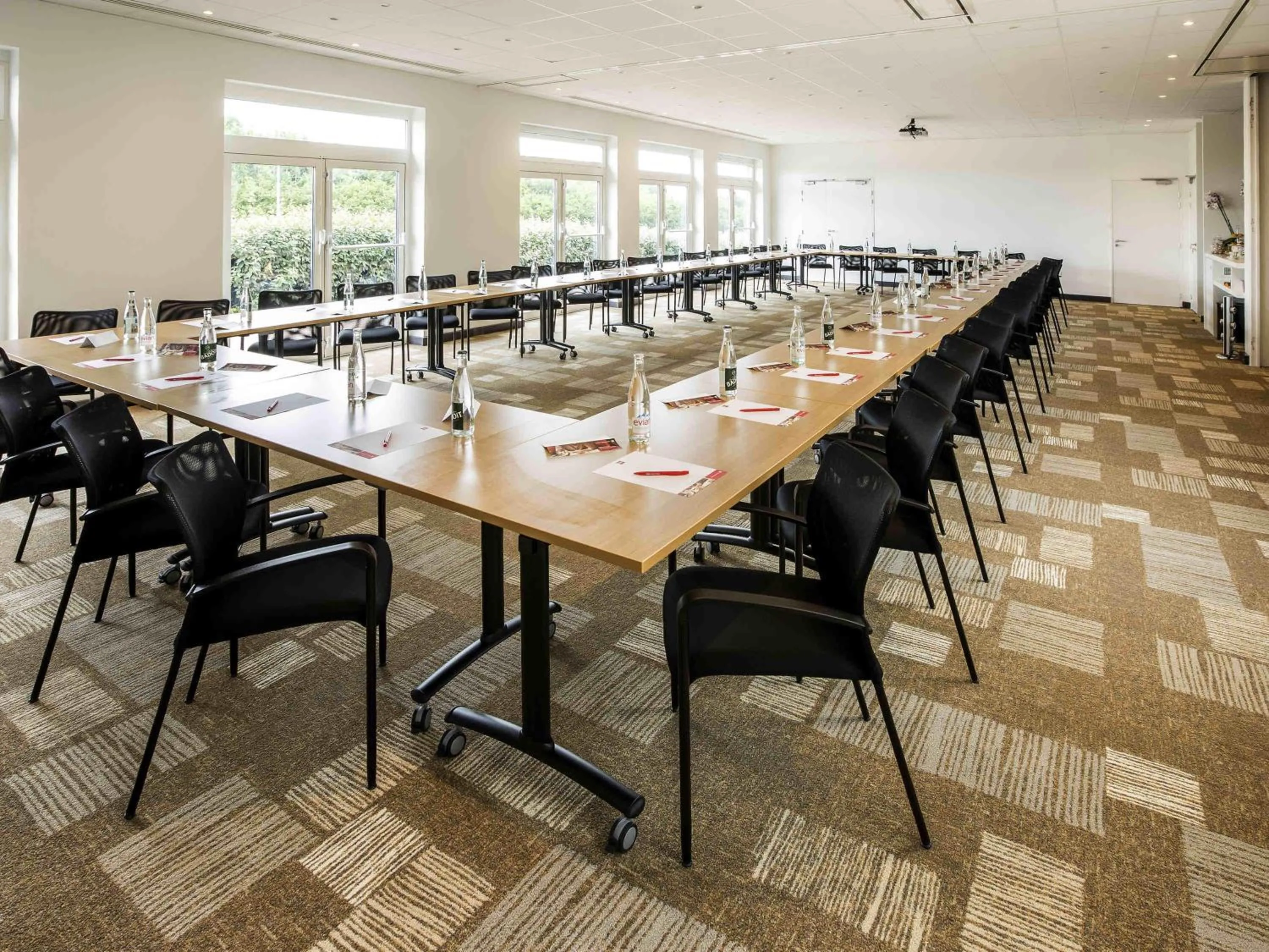 Meeting/conference room in ibis Cherbourg La Glacerie
