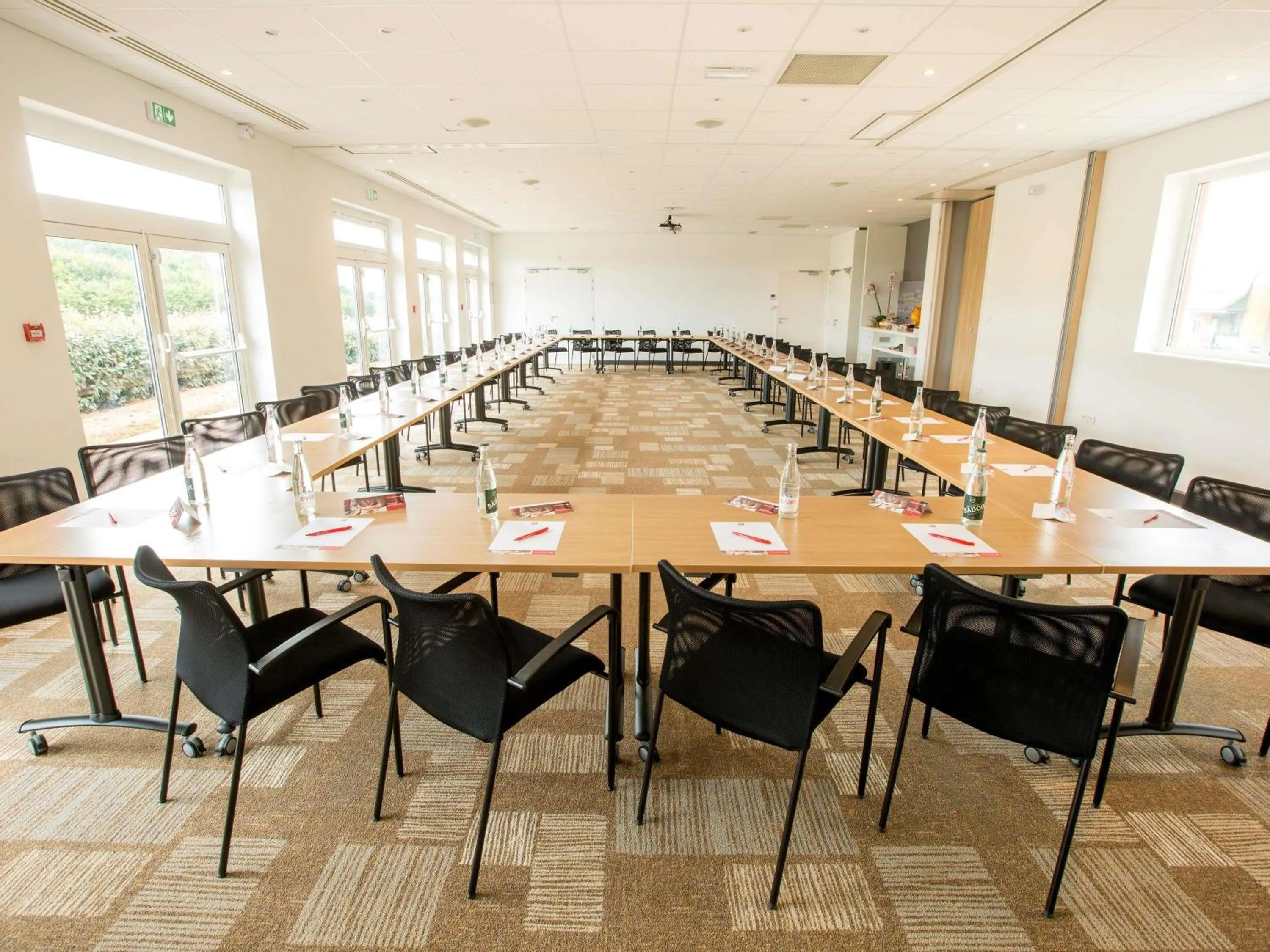 Meeting/conference room in ibis Cherbourg La Glacerie