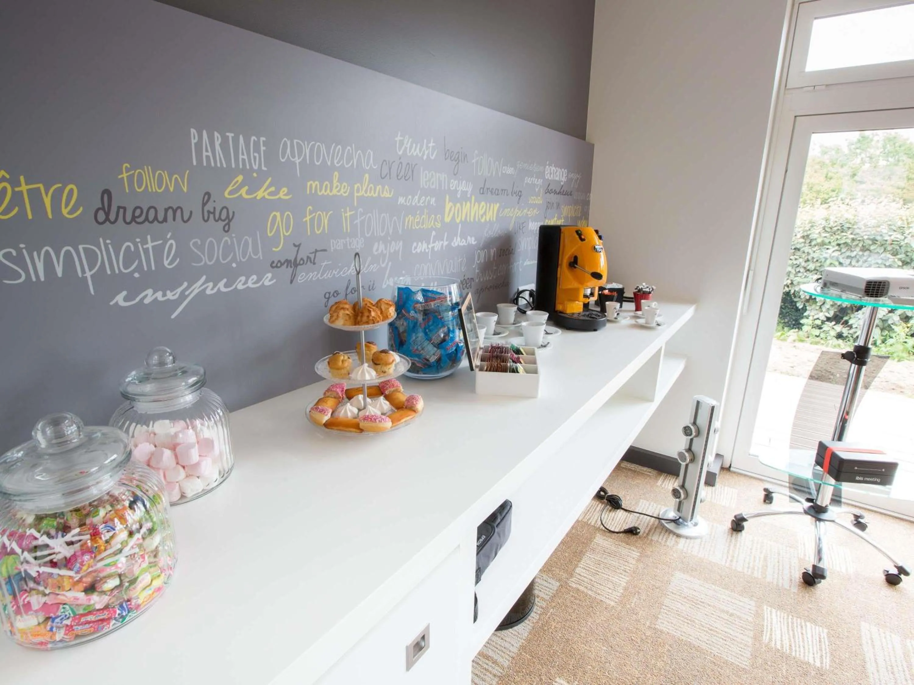 Meeting/conference room in ibis Cherbourg La Glacerie