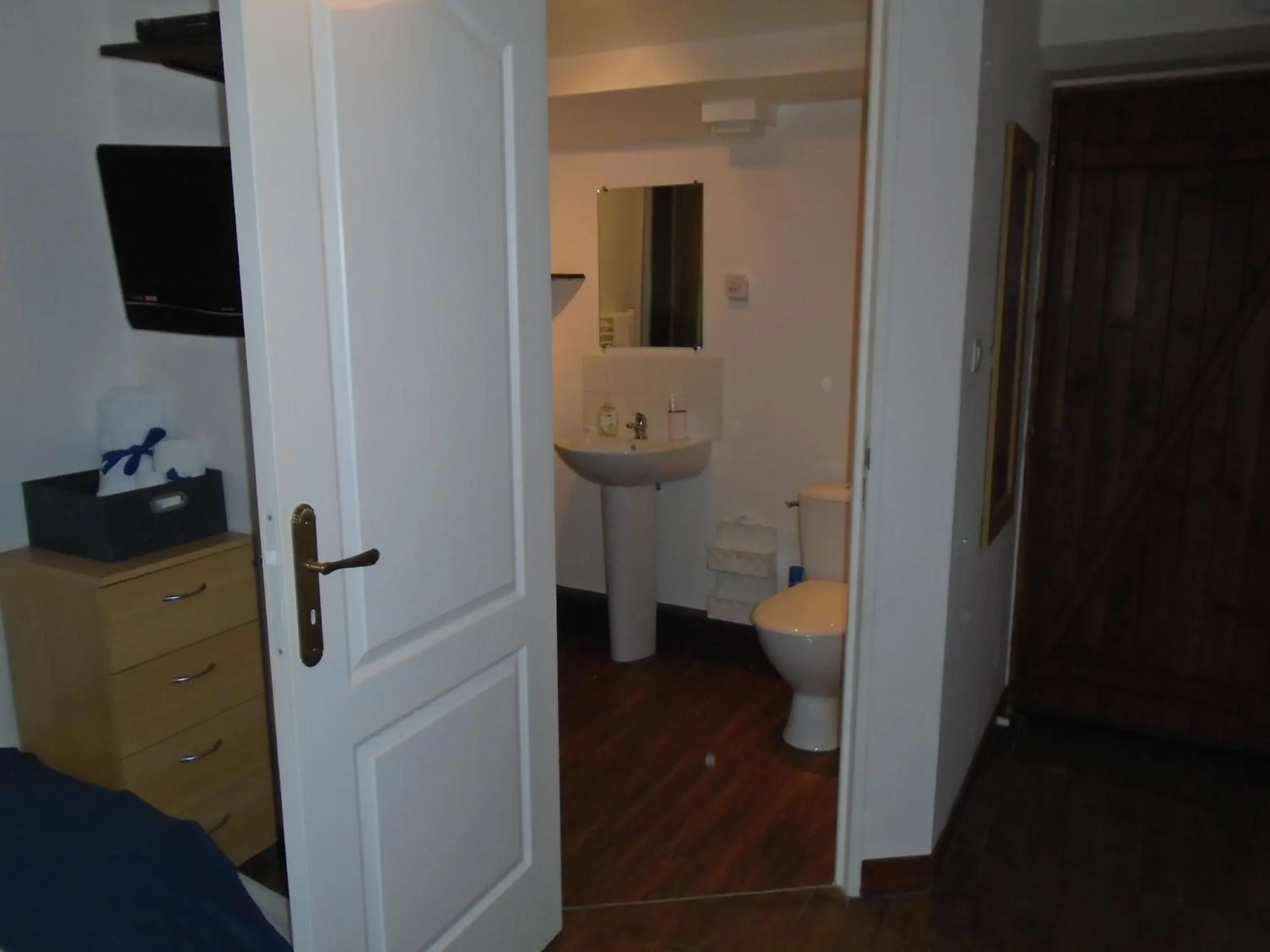 Shower in 43 Rue des Quarts