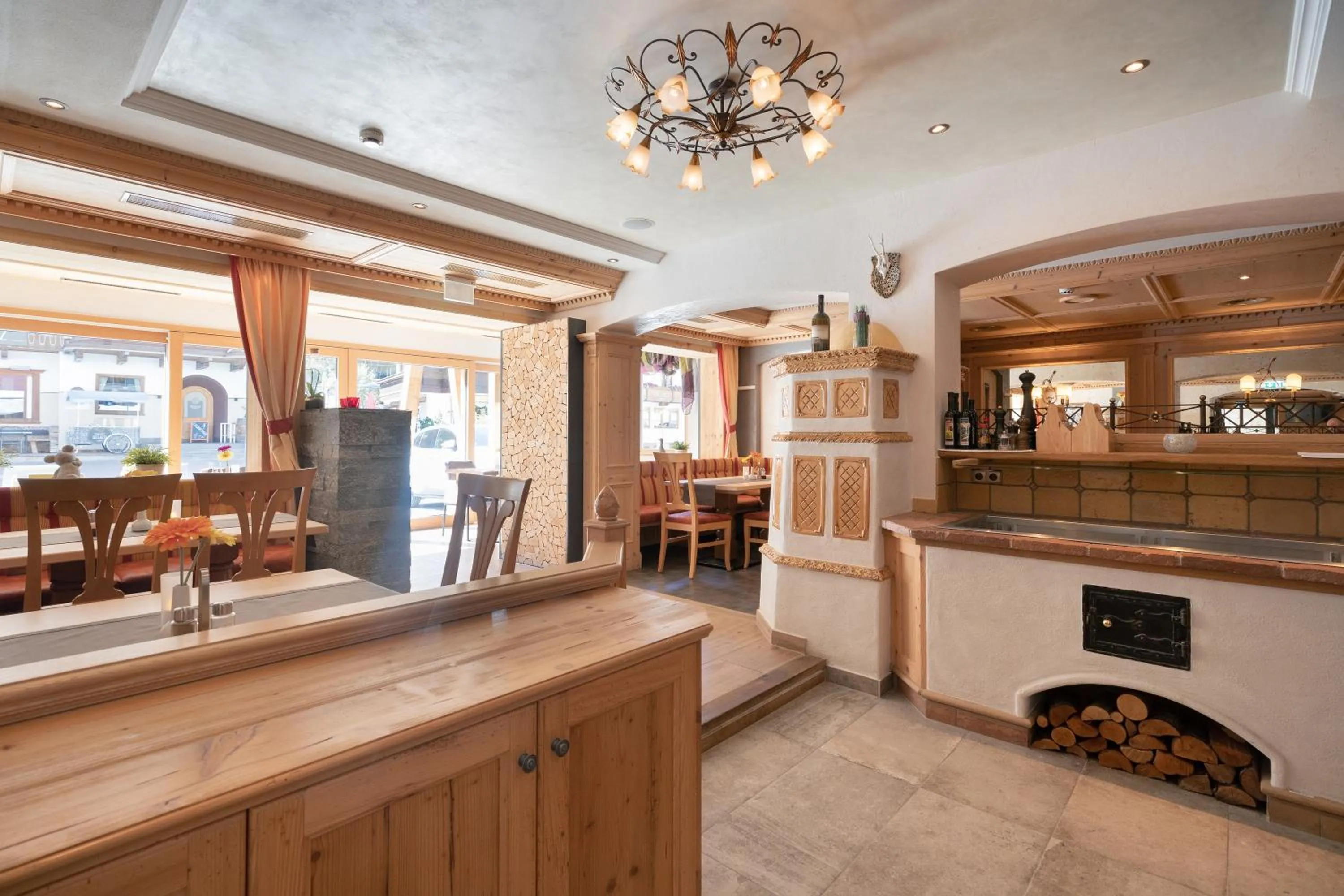 Restaurant/places to eat in SonnenHOF hotel gerlos centrum