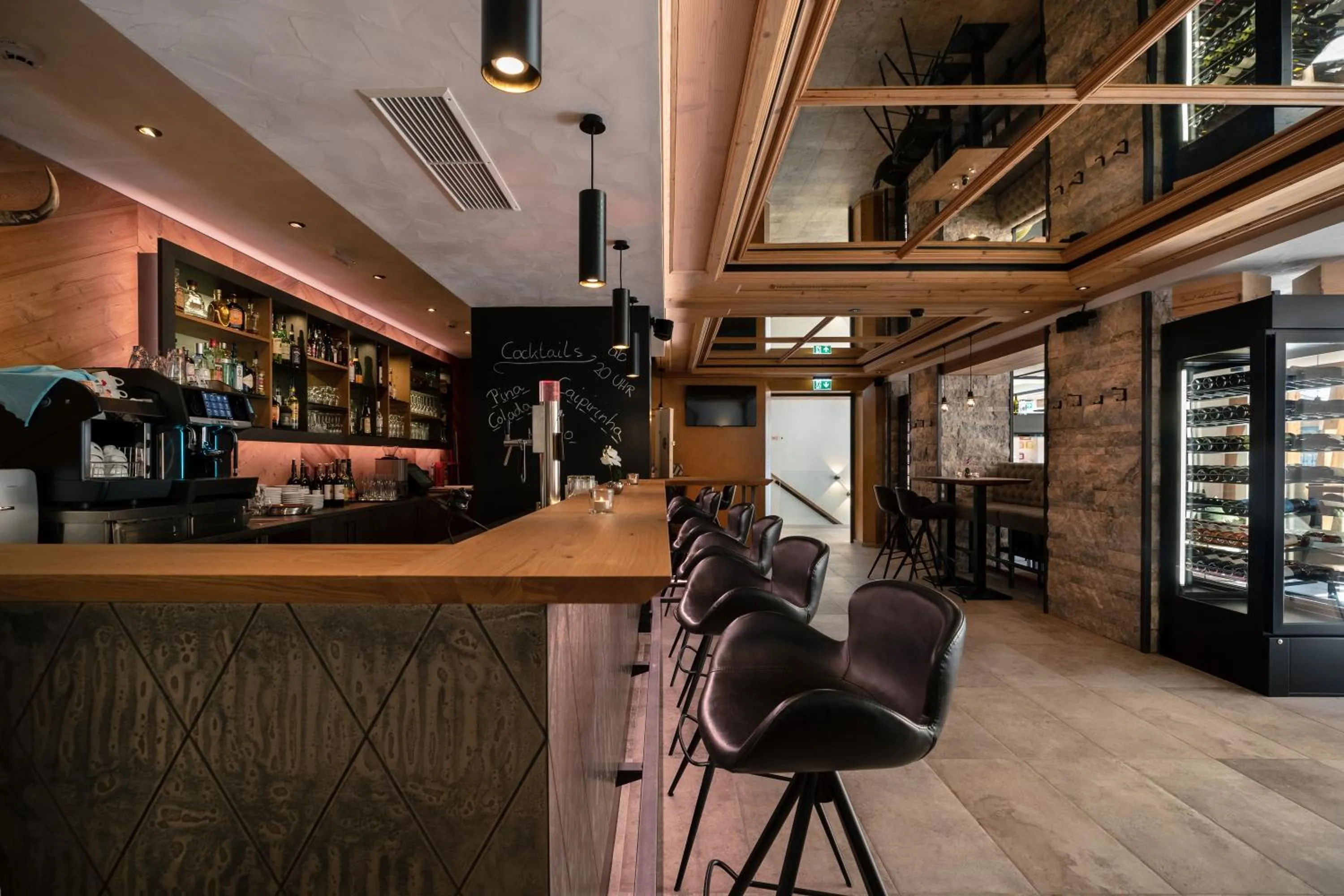 Lounge or bar in SonnenHOF hotel gerlos centrum