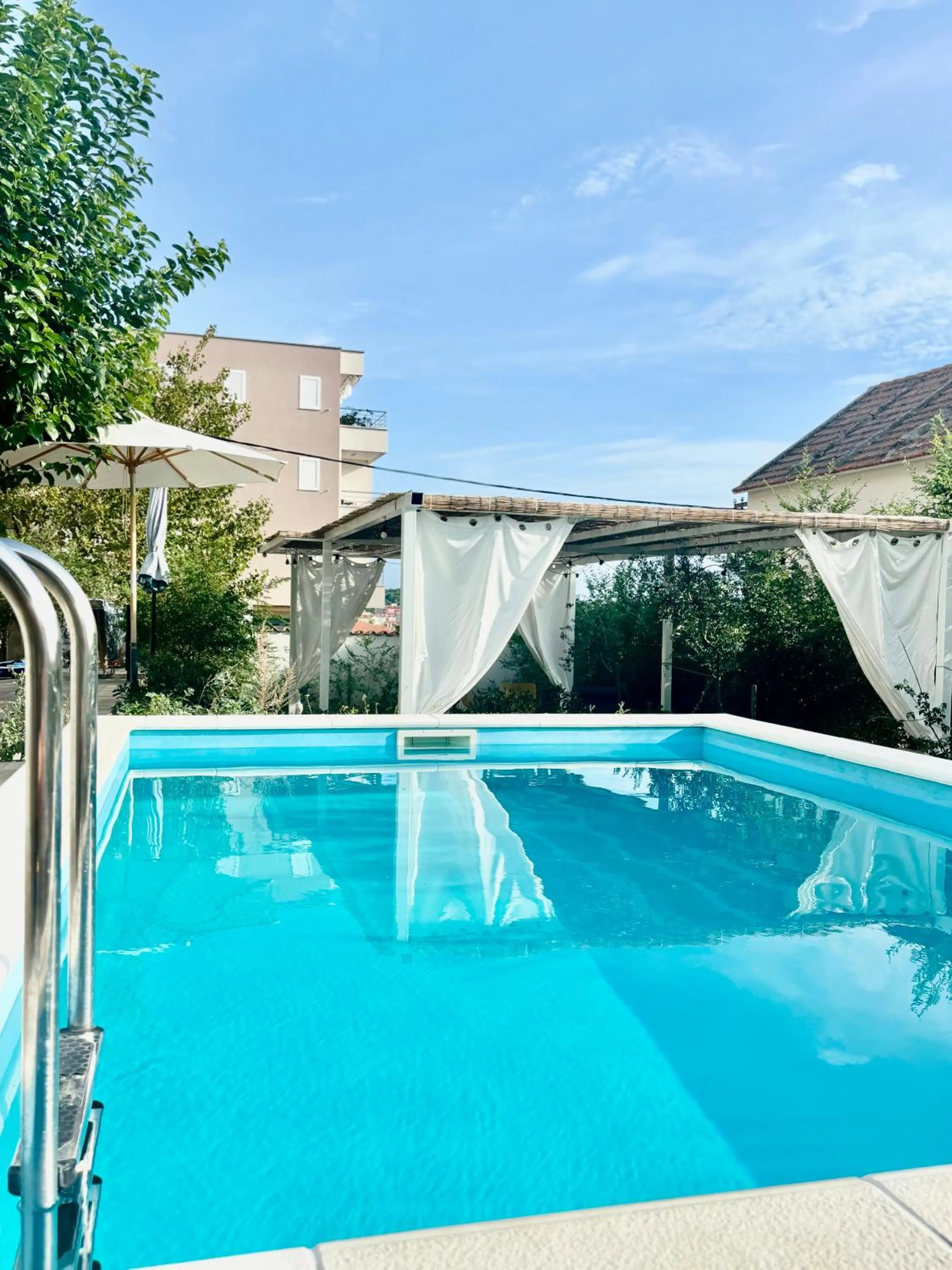 Summer Apartment