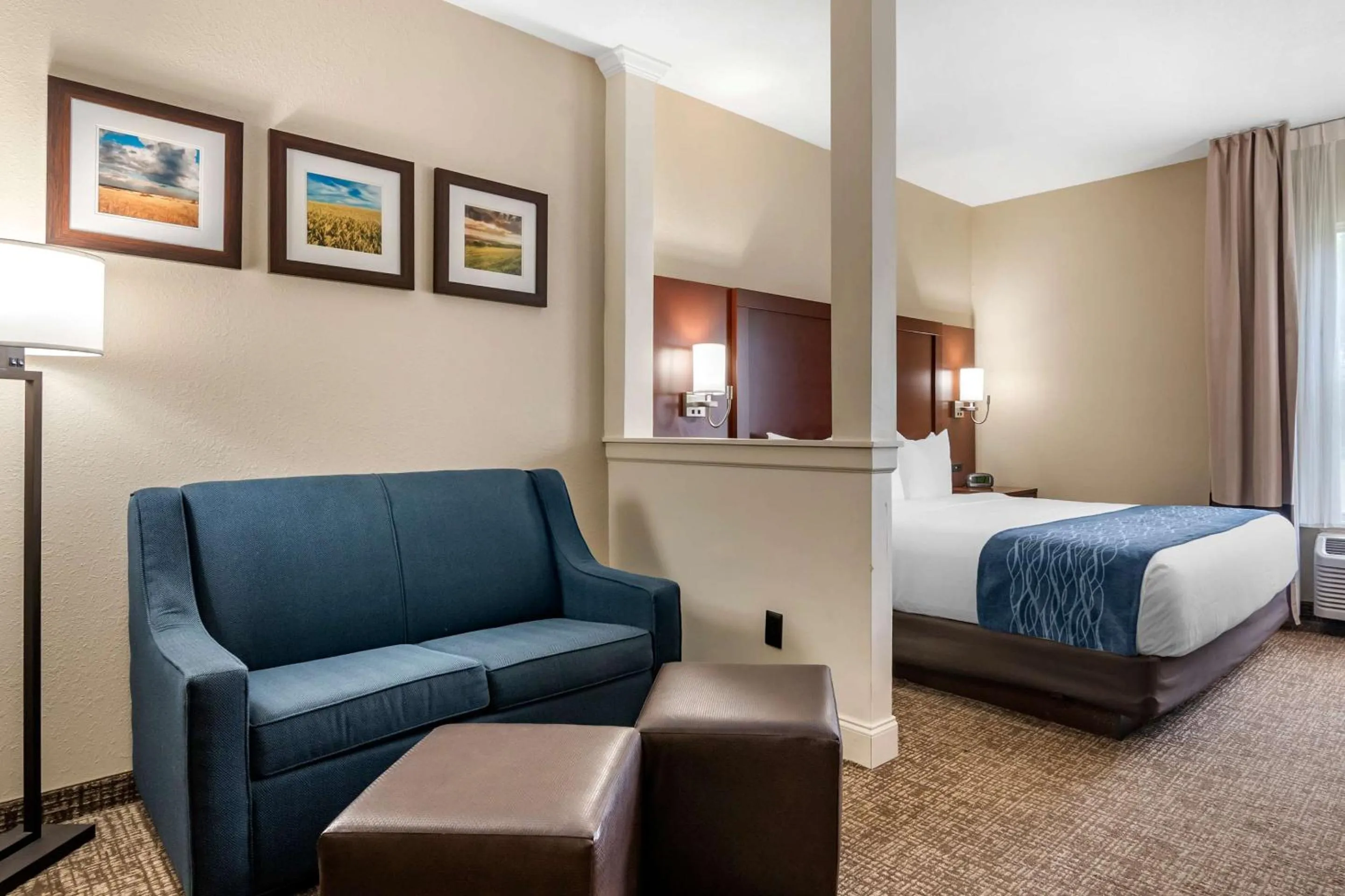 Bedroom, Bed in Comfort Inn & Suites Junction City - near Fort Riley