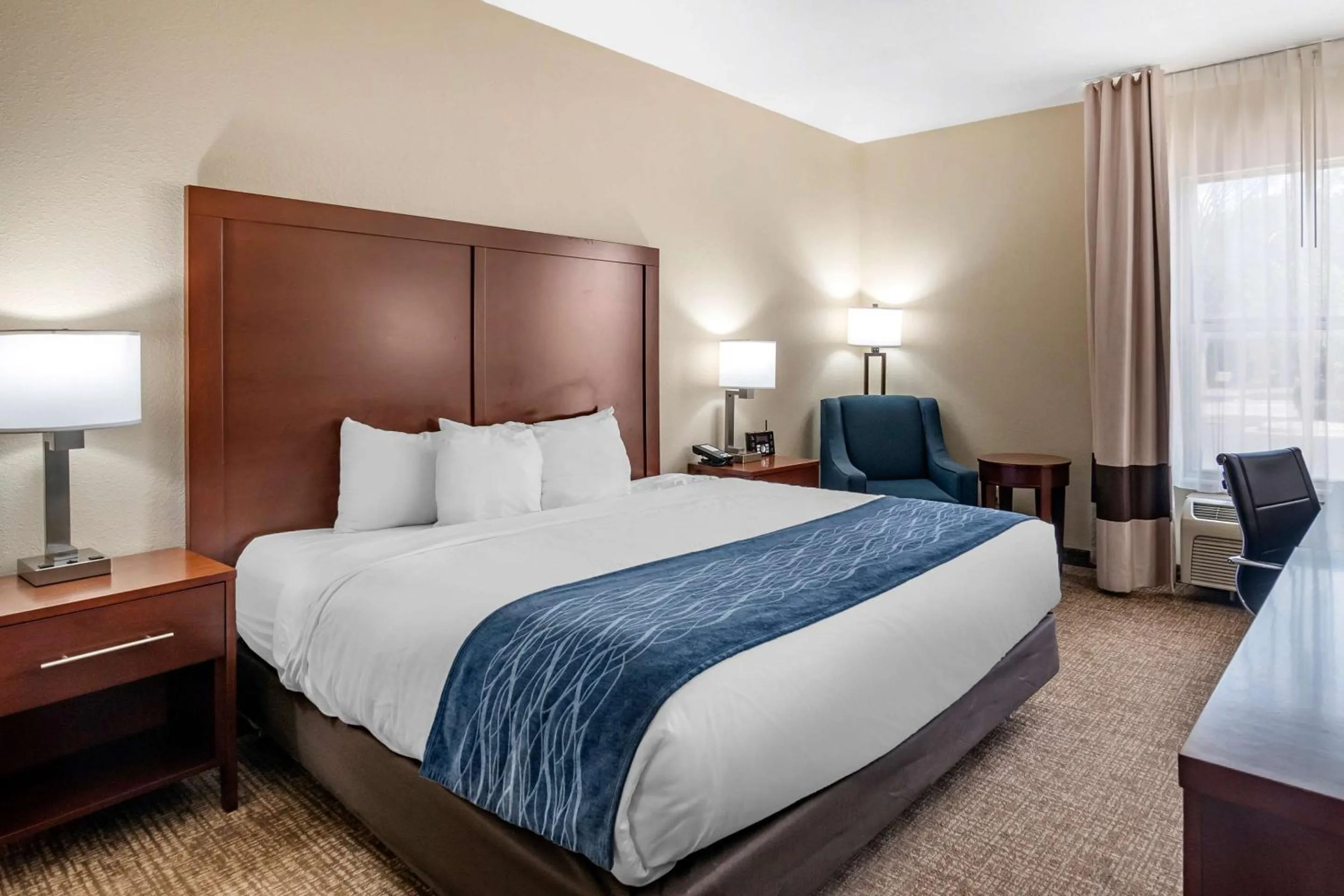 Bedroom, Bed in Comfort Inn & Suites Junction City - near Fort Riley