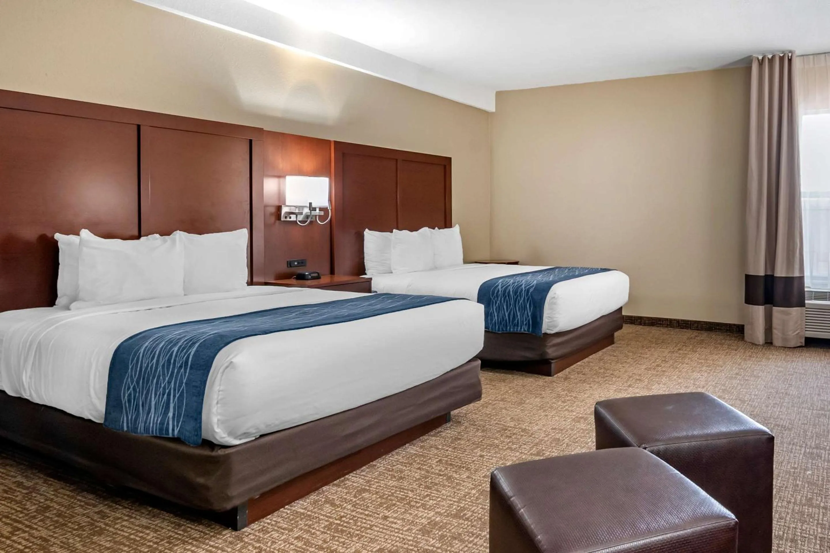 Bedroom, Bed in Comfort Inn & Suites Junction City - near Fort Riley