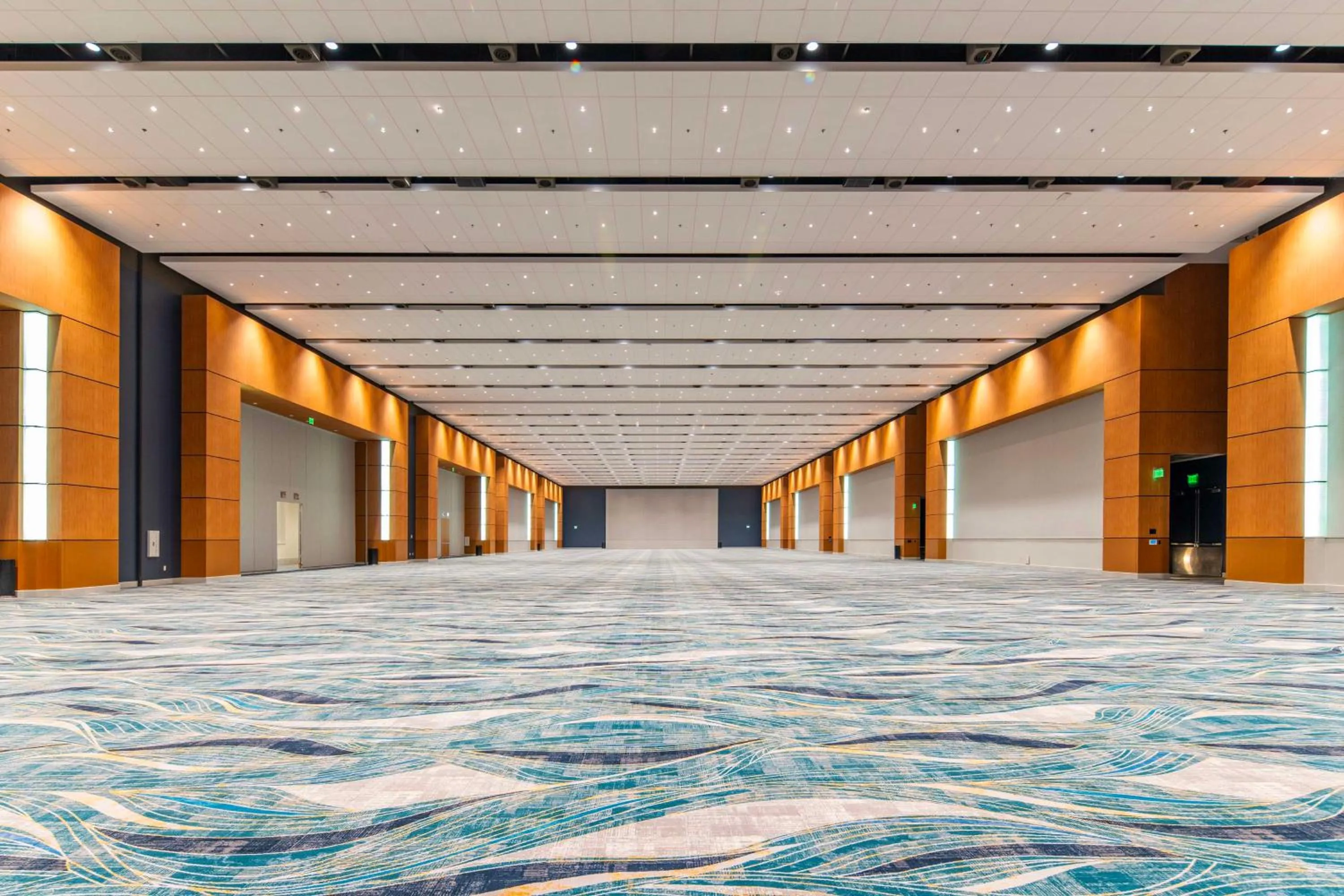 Meeting/conference room in DoubleTree by Hilton Hotel Cedar Rapids Convention Complex