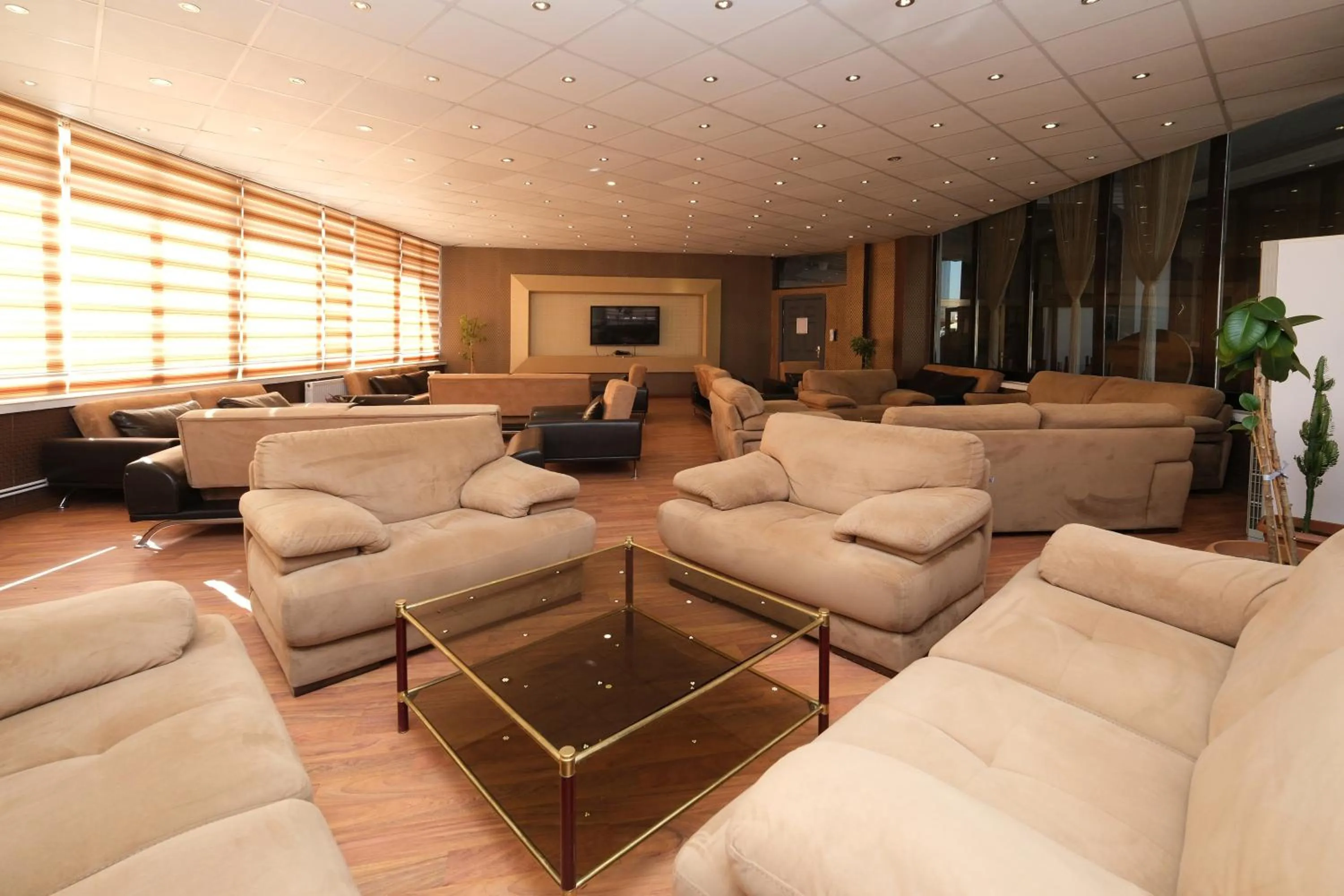 Communal lounge/ TV room in SIGNATURE GARDEN AVANOS Hotel & SPA