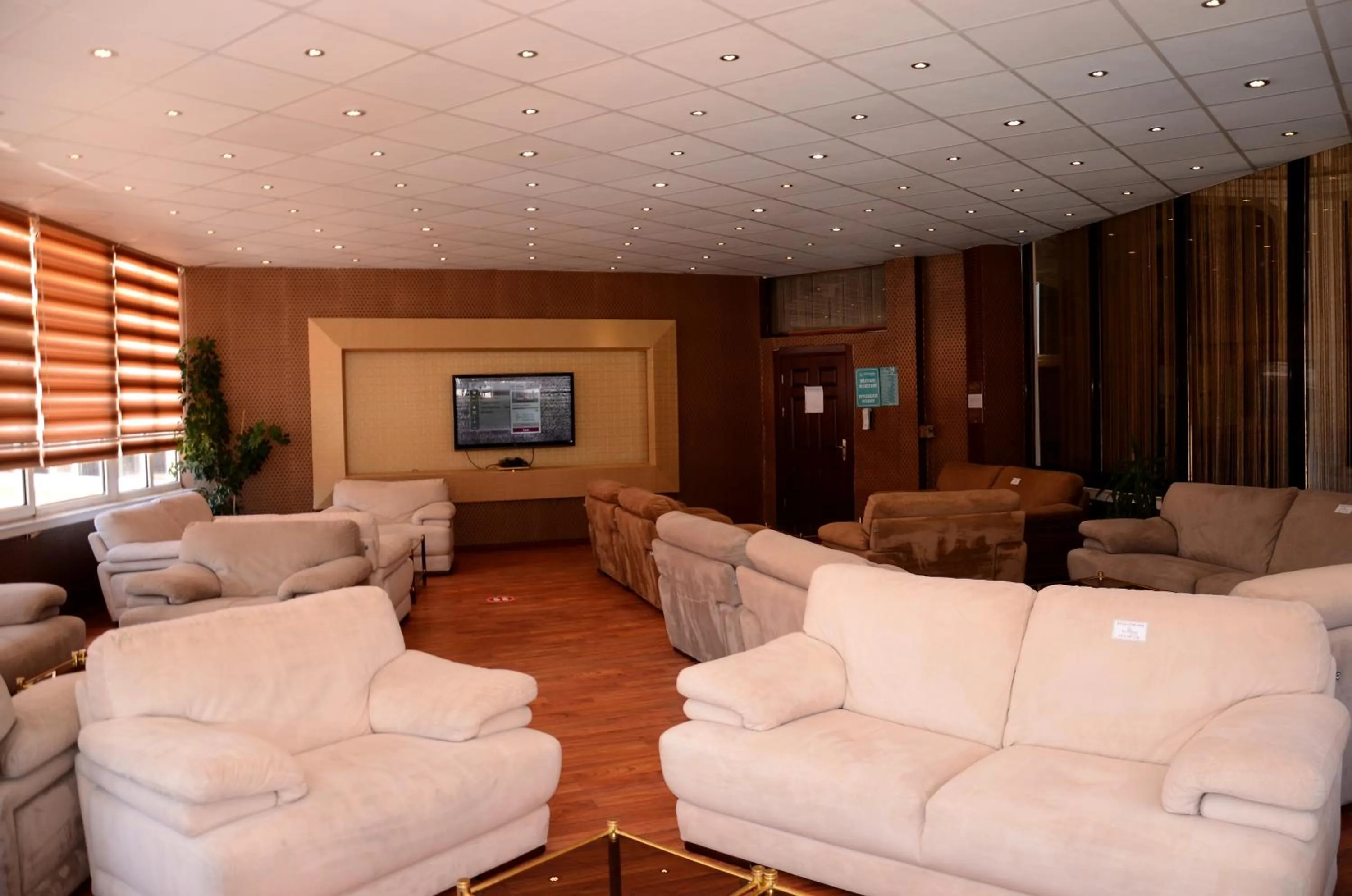 Communal lounge/ TV room in SIGNATURE GARDEN AVANOS Hotel & SPA