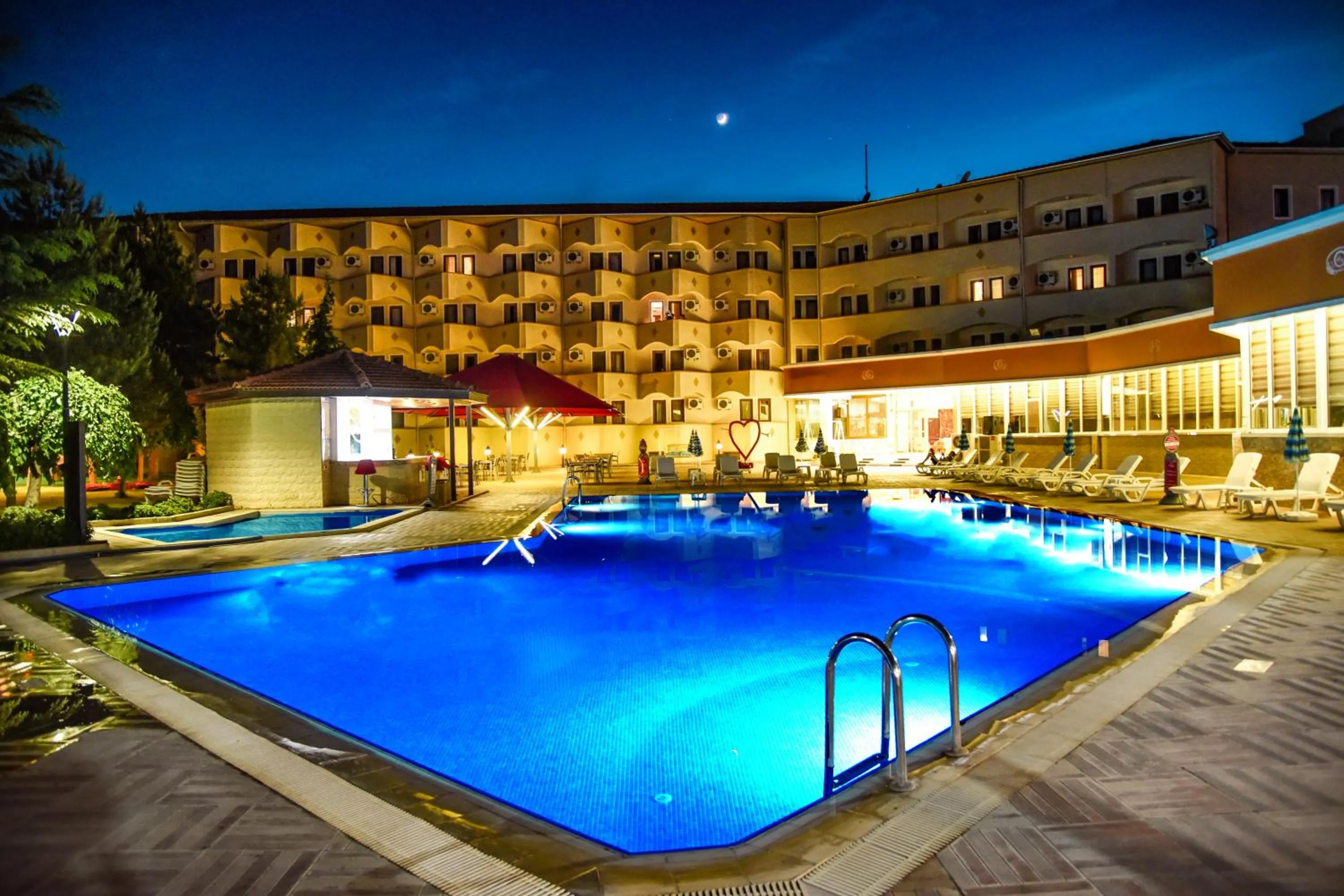 Night in SIGNATURE GARDEN AVANOS Hotel & SPA