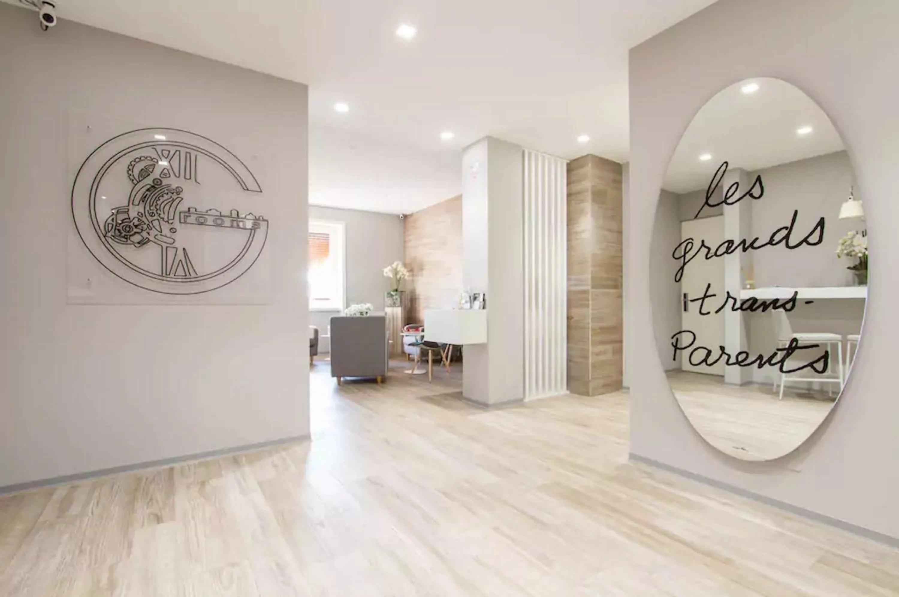 Communal lounge/ TV room in Ginevra Rooms