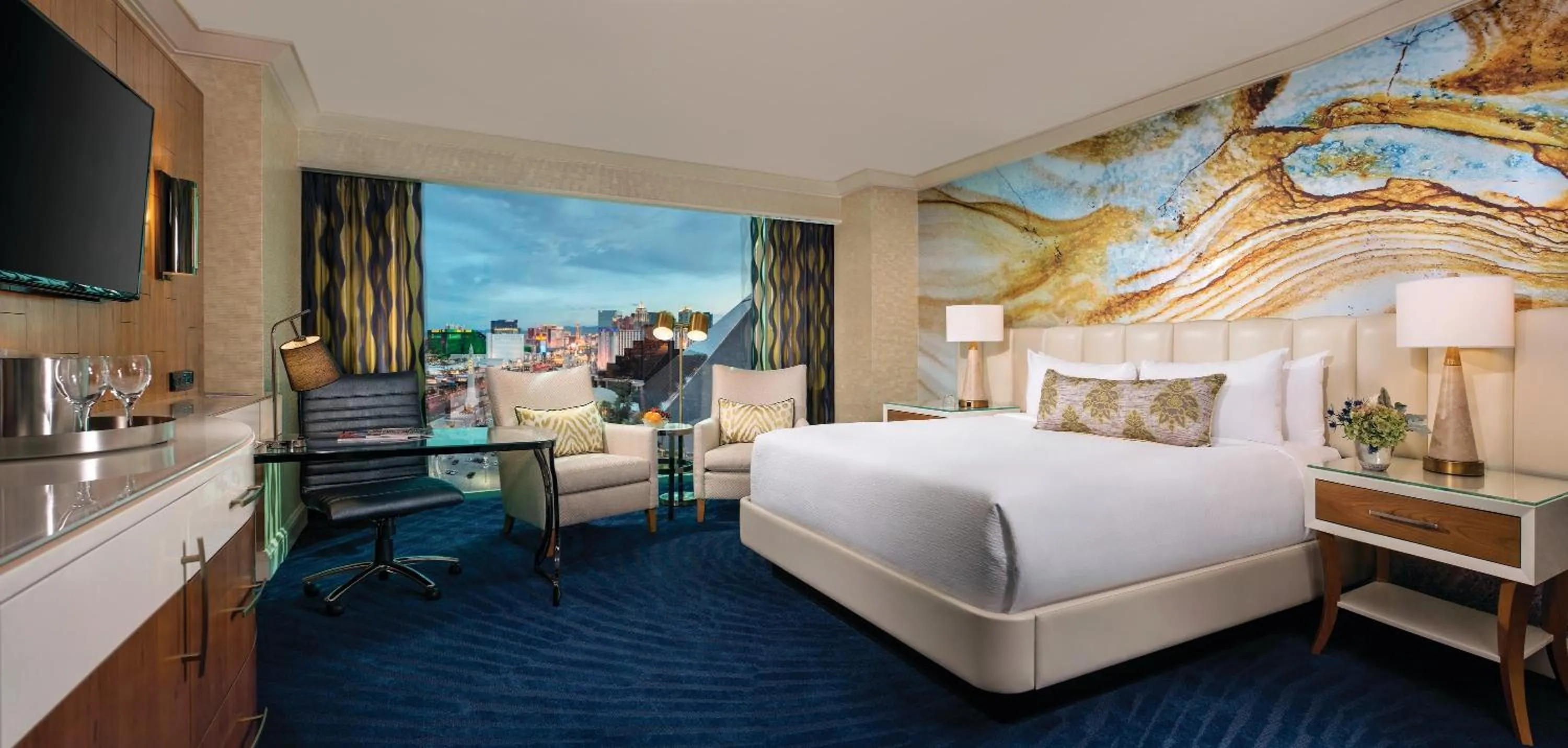 Photo of the whole room, Bed in Mandalay Bay