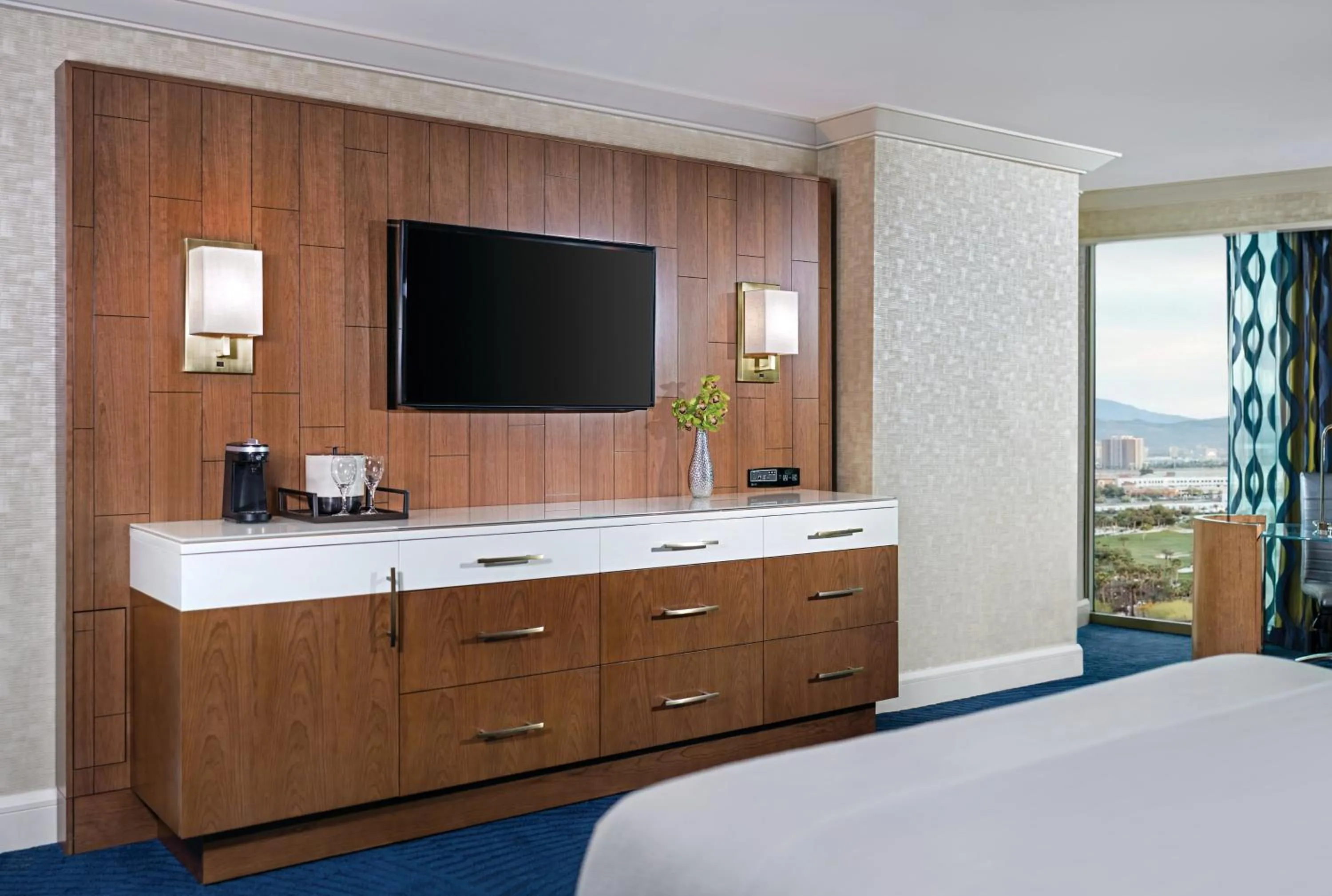 Photo of the whole room, Bed in Mandalay Bay